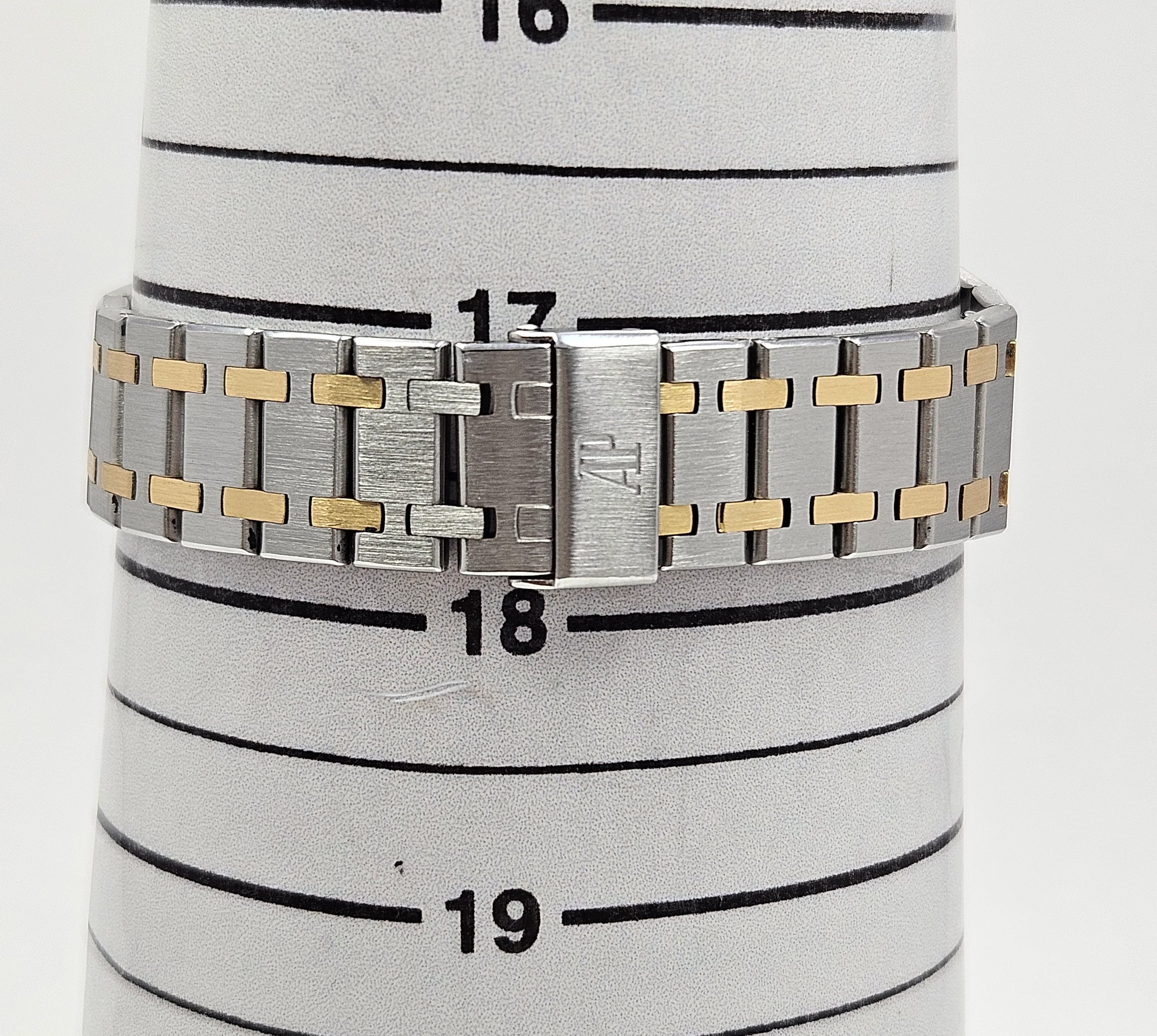 Reloj Audemars Piguet Royal Oak Quartz - Image 8