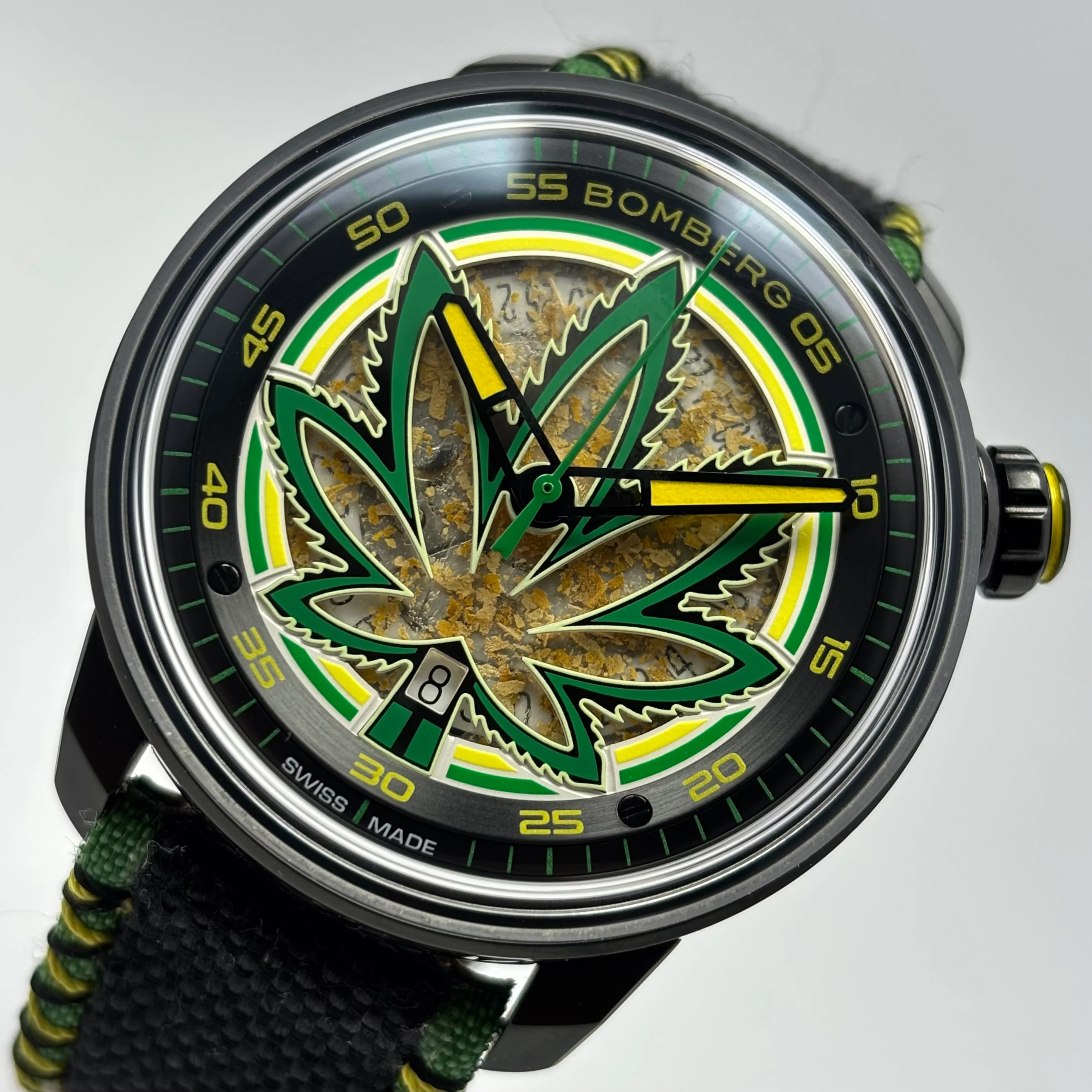 Reloj Bomberg BB-01 Cure The Bull Dog Automático - Image 2