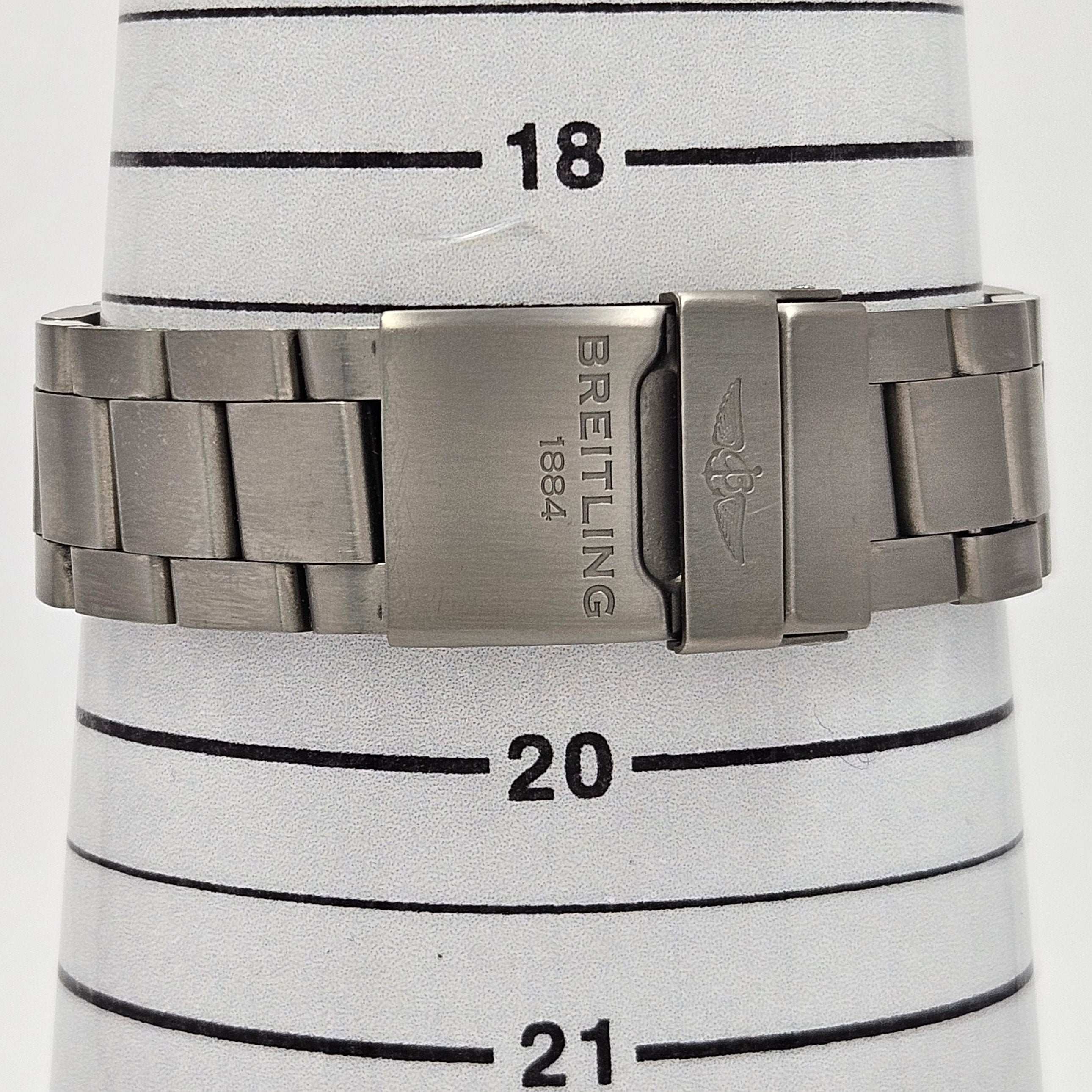 Reloj Breitling Navitimer Titanium Multifuciones - Image 7