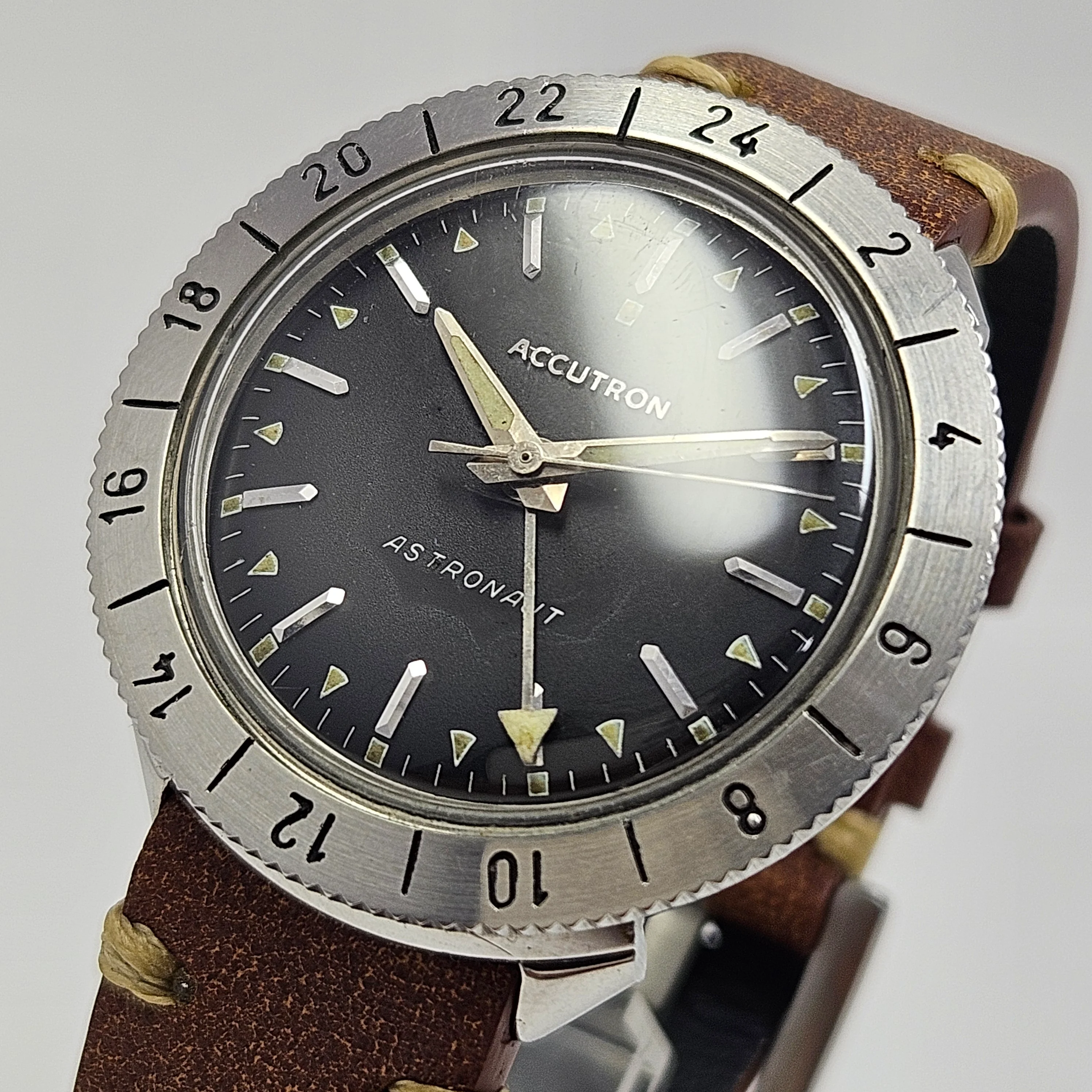 Reloj Bulova Astronaut Vintage Quartz - Image 2