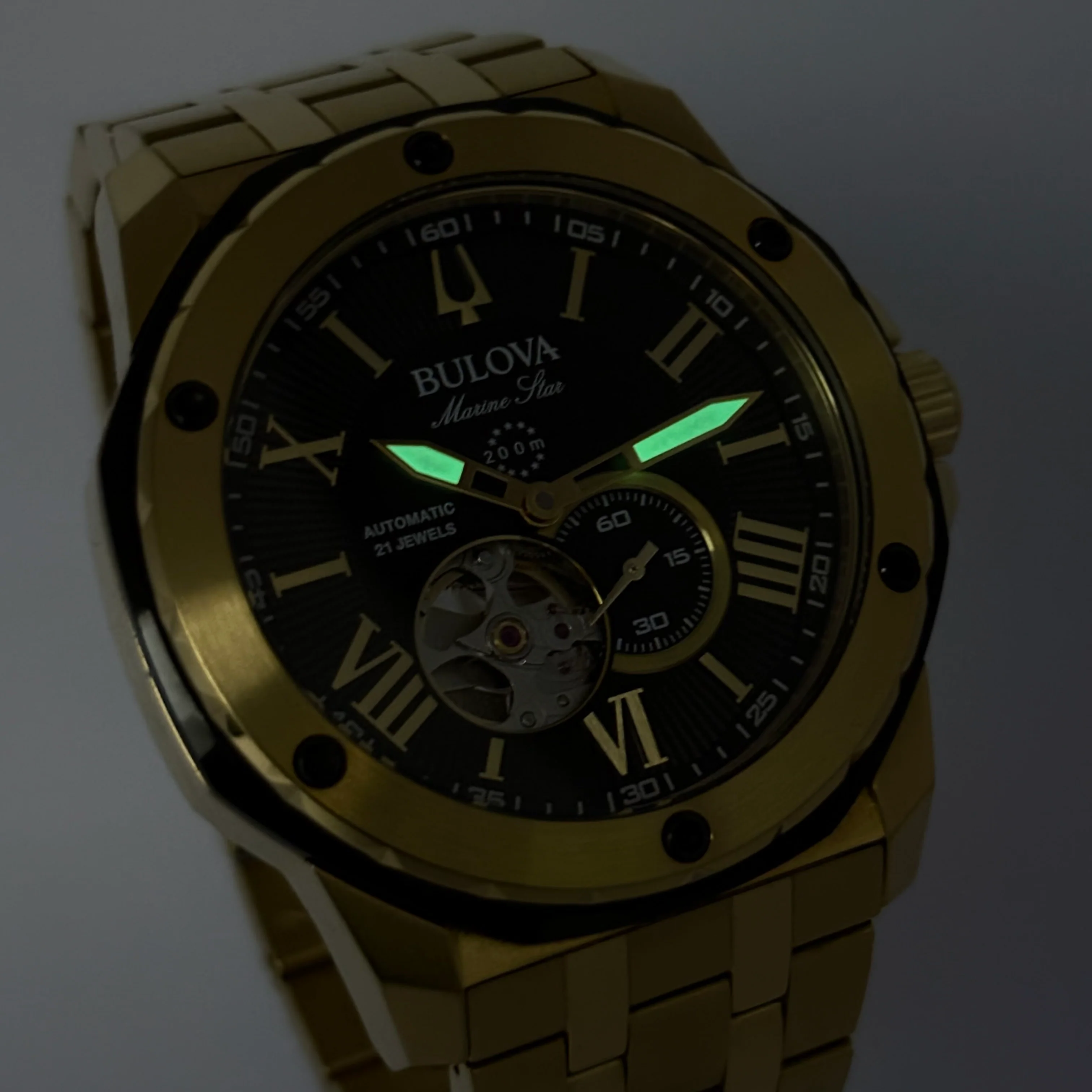 Reloj Bulova Marine Star Open Heart Dorado - Image 3