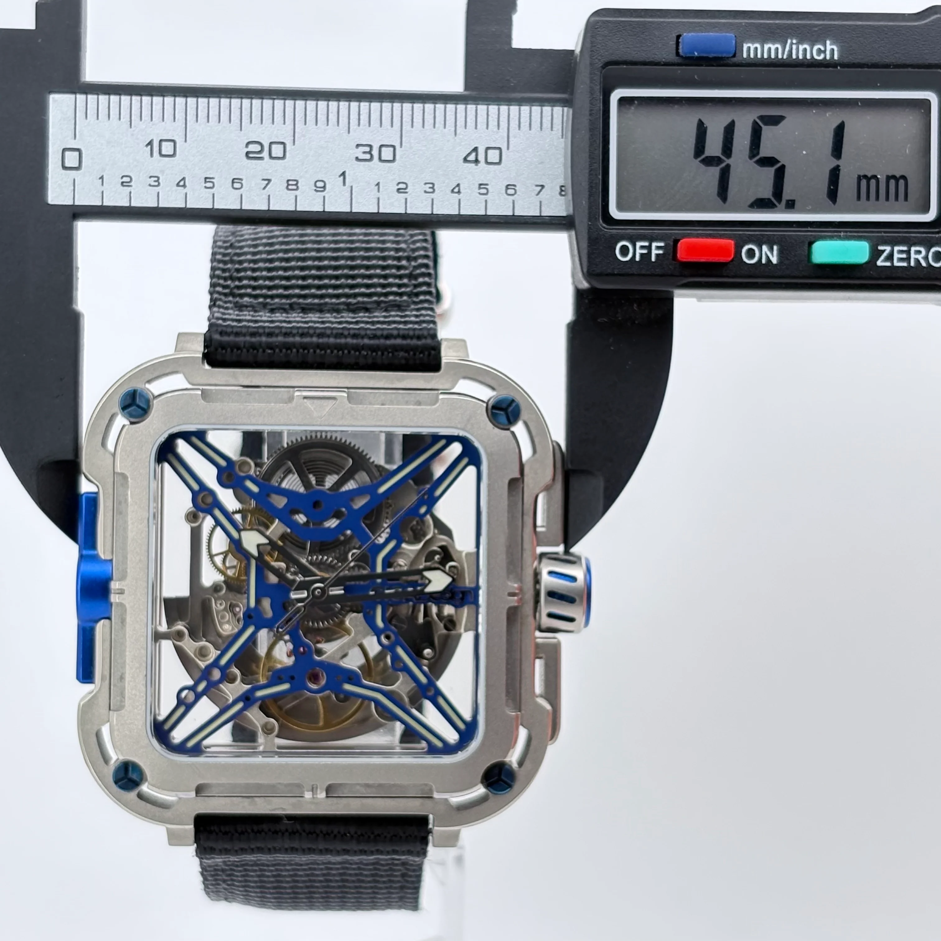 Reloj Ciga Design X Series Gorilla Titanio Automático - Image 6
