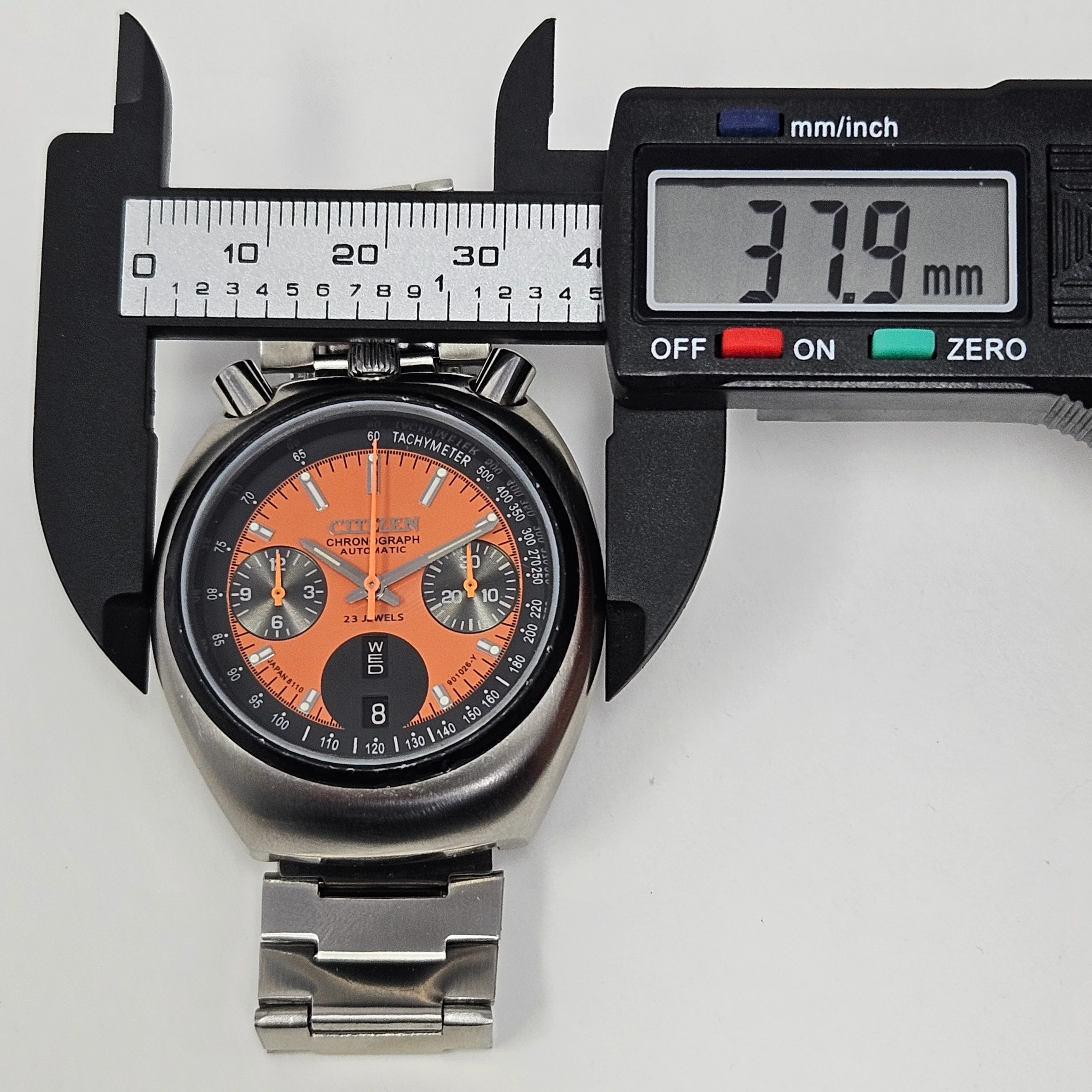 Reloj Citizen Bullhead Orange Dial Cronógrafo Automático - Image 7