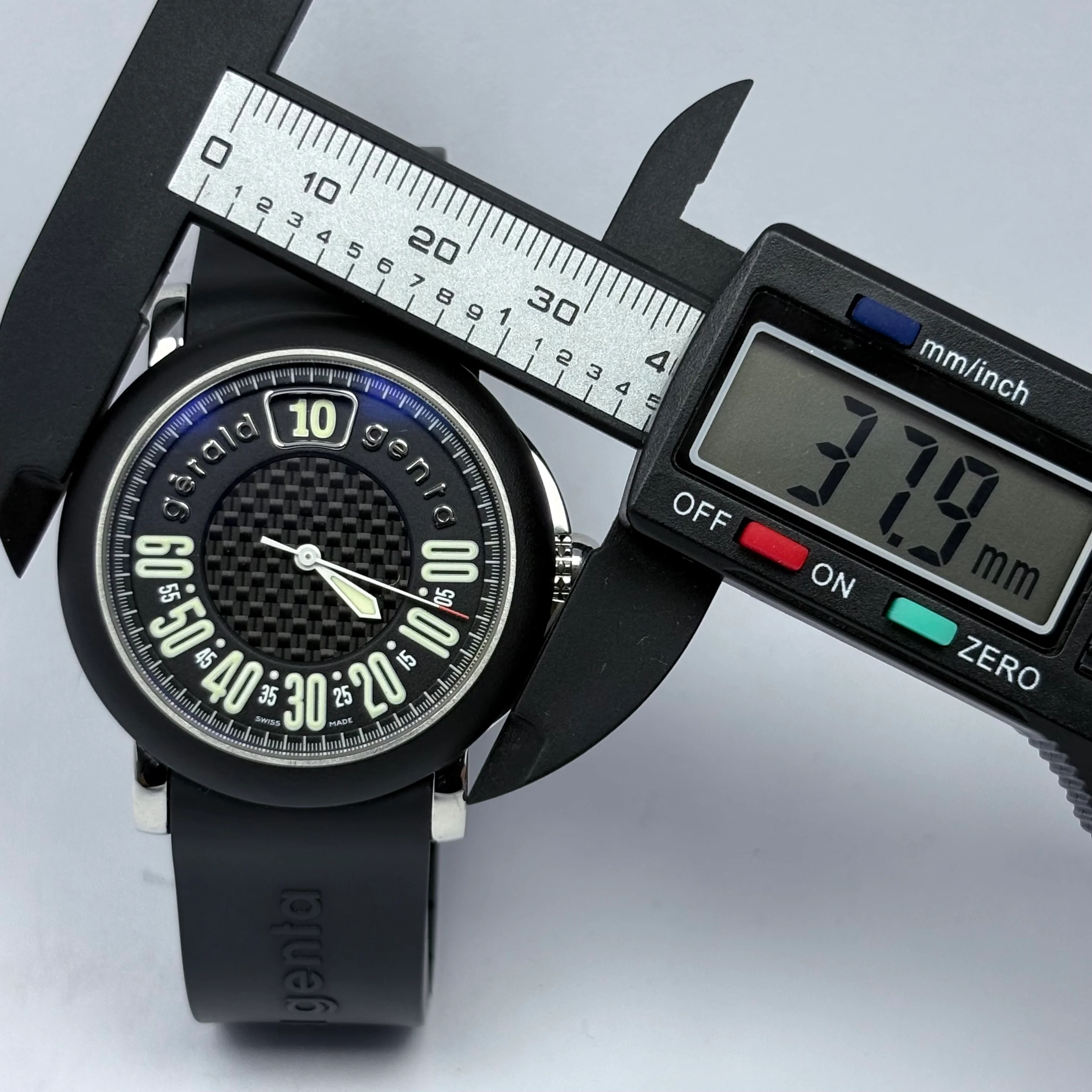 Reloj Gérald Genta Arena Retro Sport Jumping Hour Retrograde Automático - Image 10