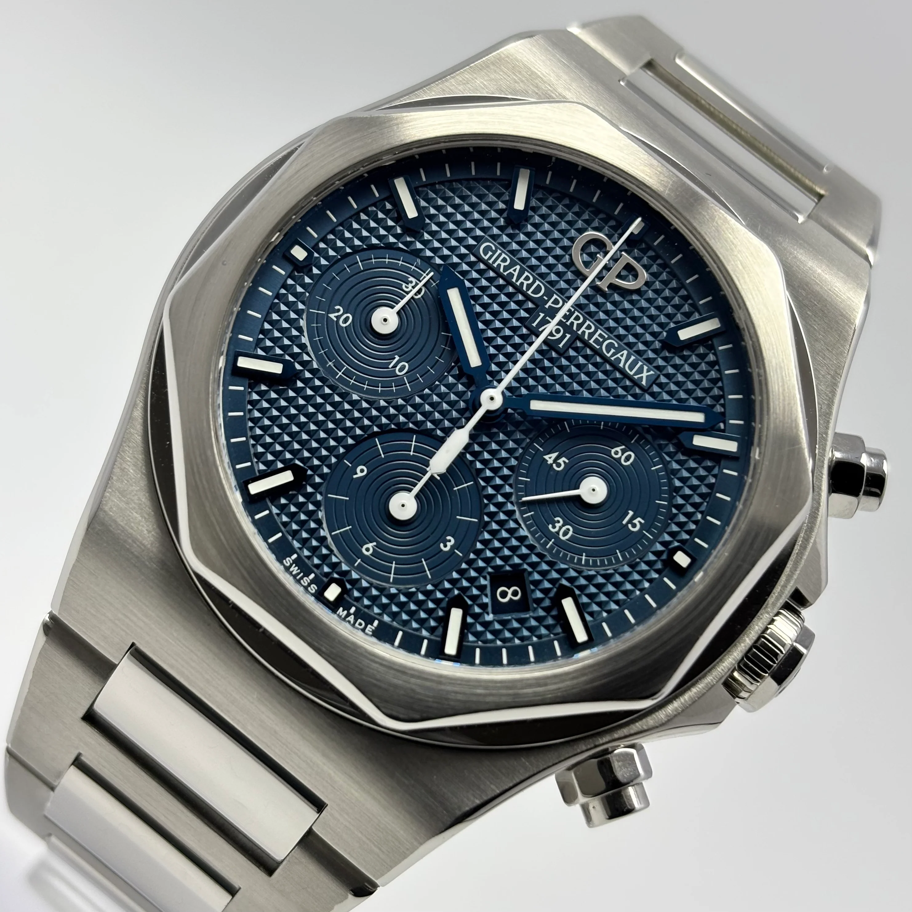 Reloj Girard-Perregaux Laureato Cronógrafo Automático - Image 2