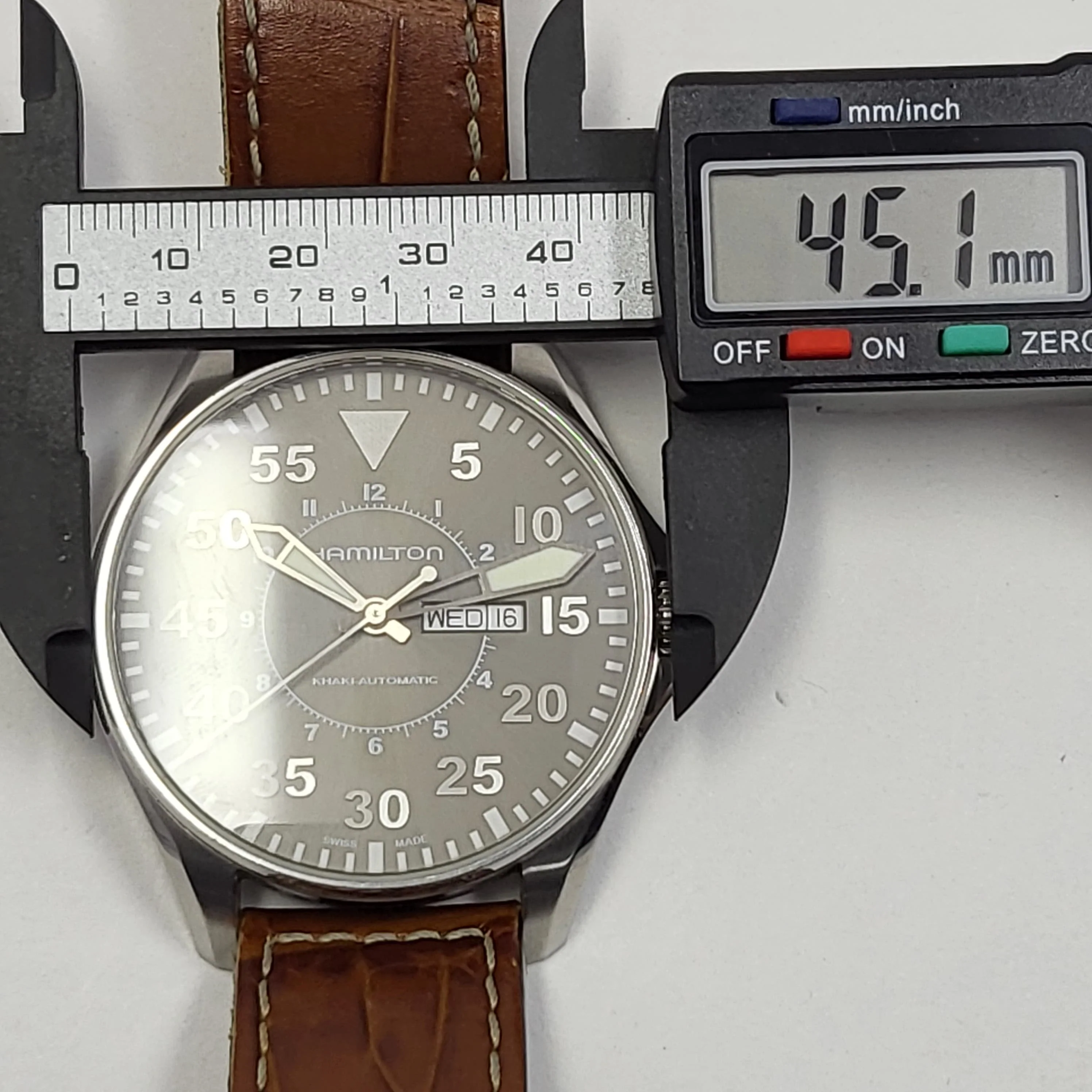 Reloj Hamilton Khaki Aviation Pilot Day Date Automático - Image 8