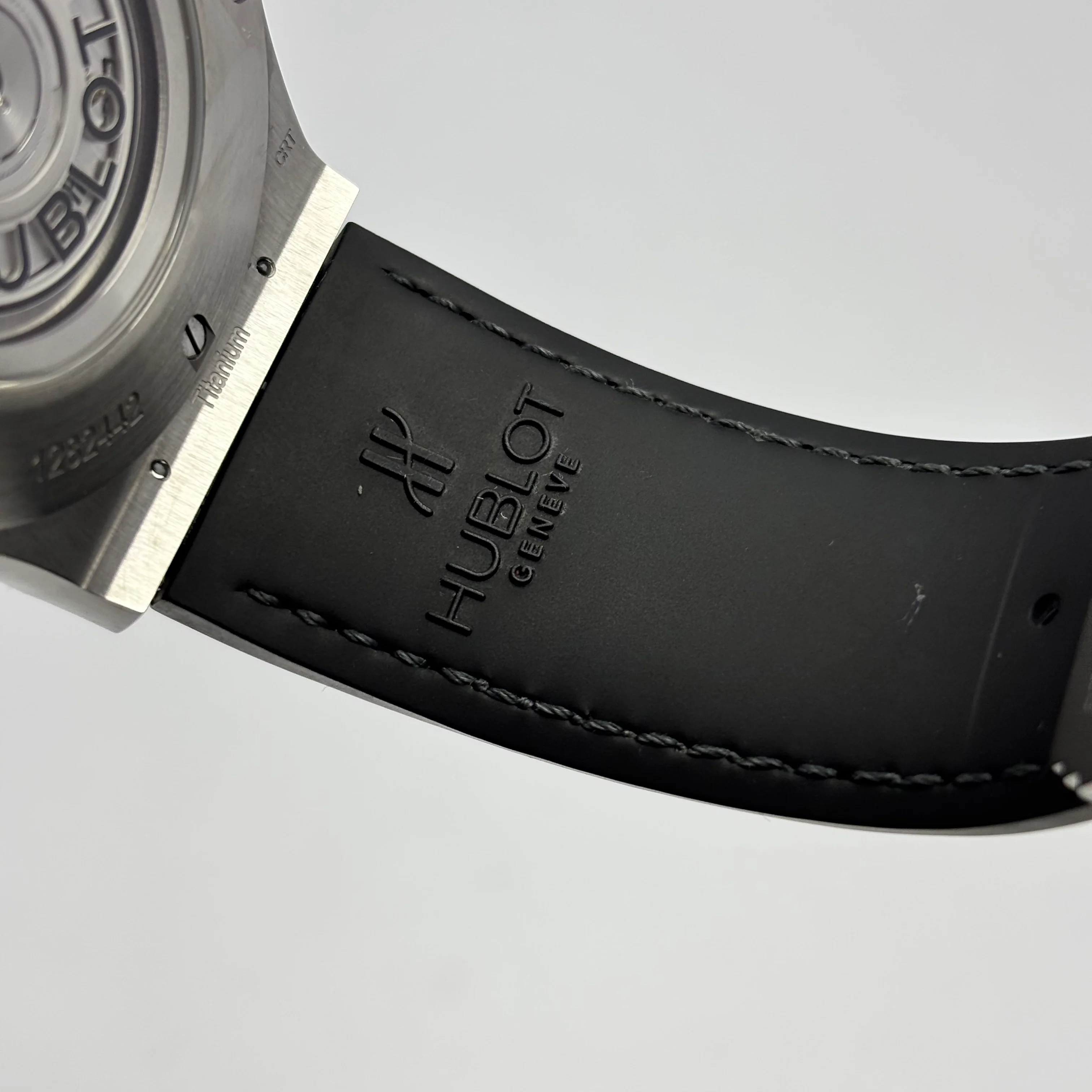 Reloj Hublot Classic Fusión Gris Automático - Image 8