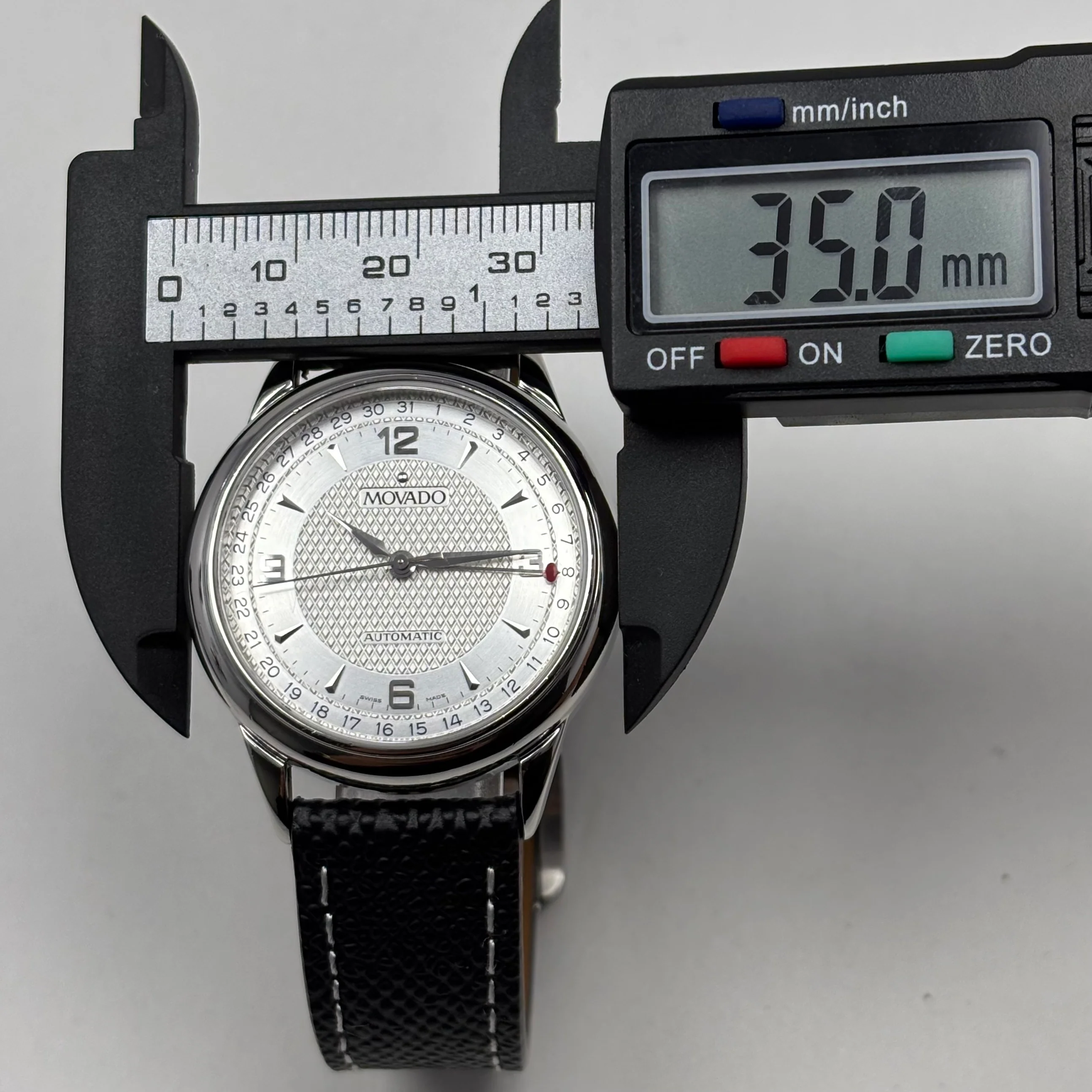 Reloj Movado Point Date Automático - Image 9