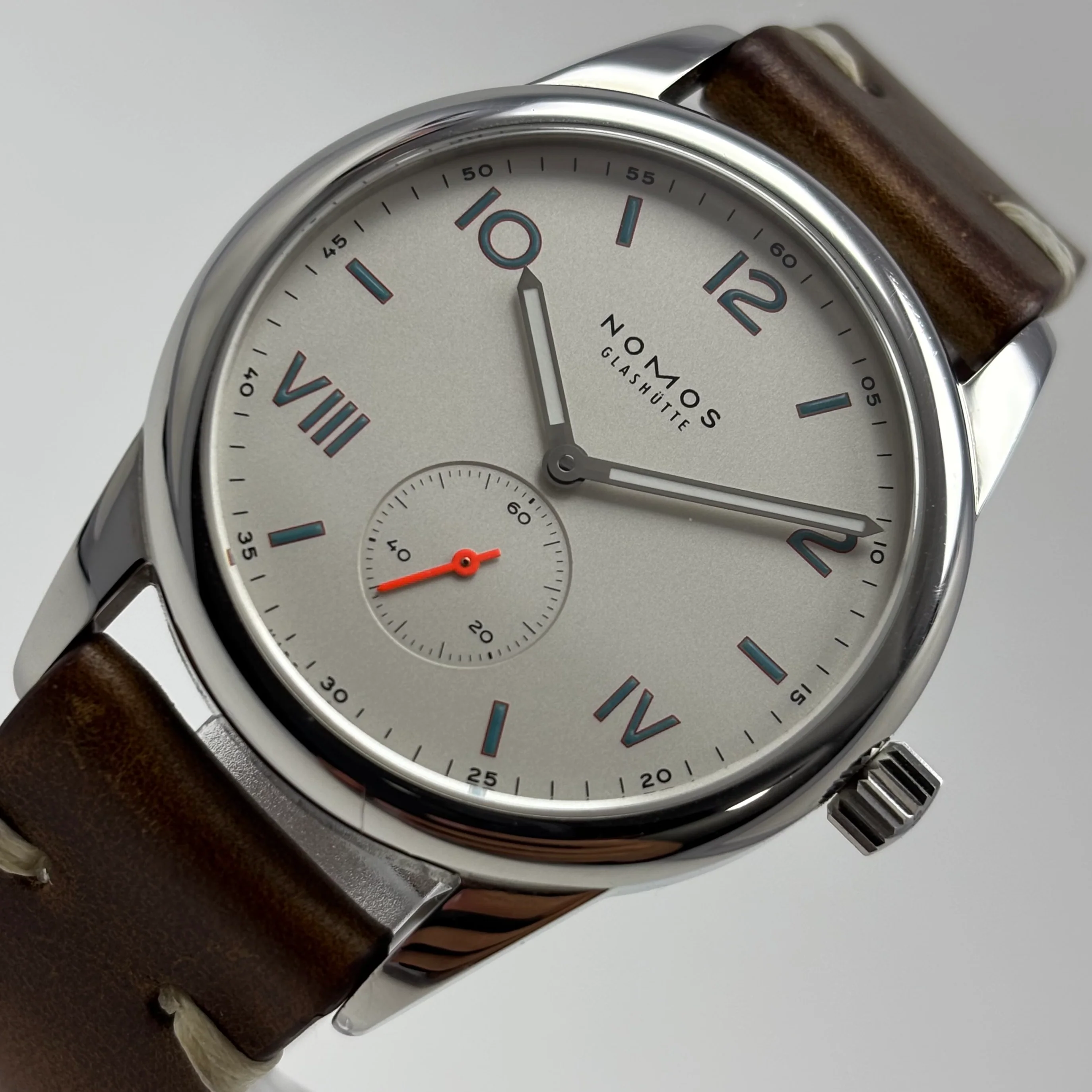 Reloj Nomos Glashüte Club Campus 38 Cuerda | IV3️⃣ - Image 2