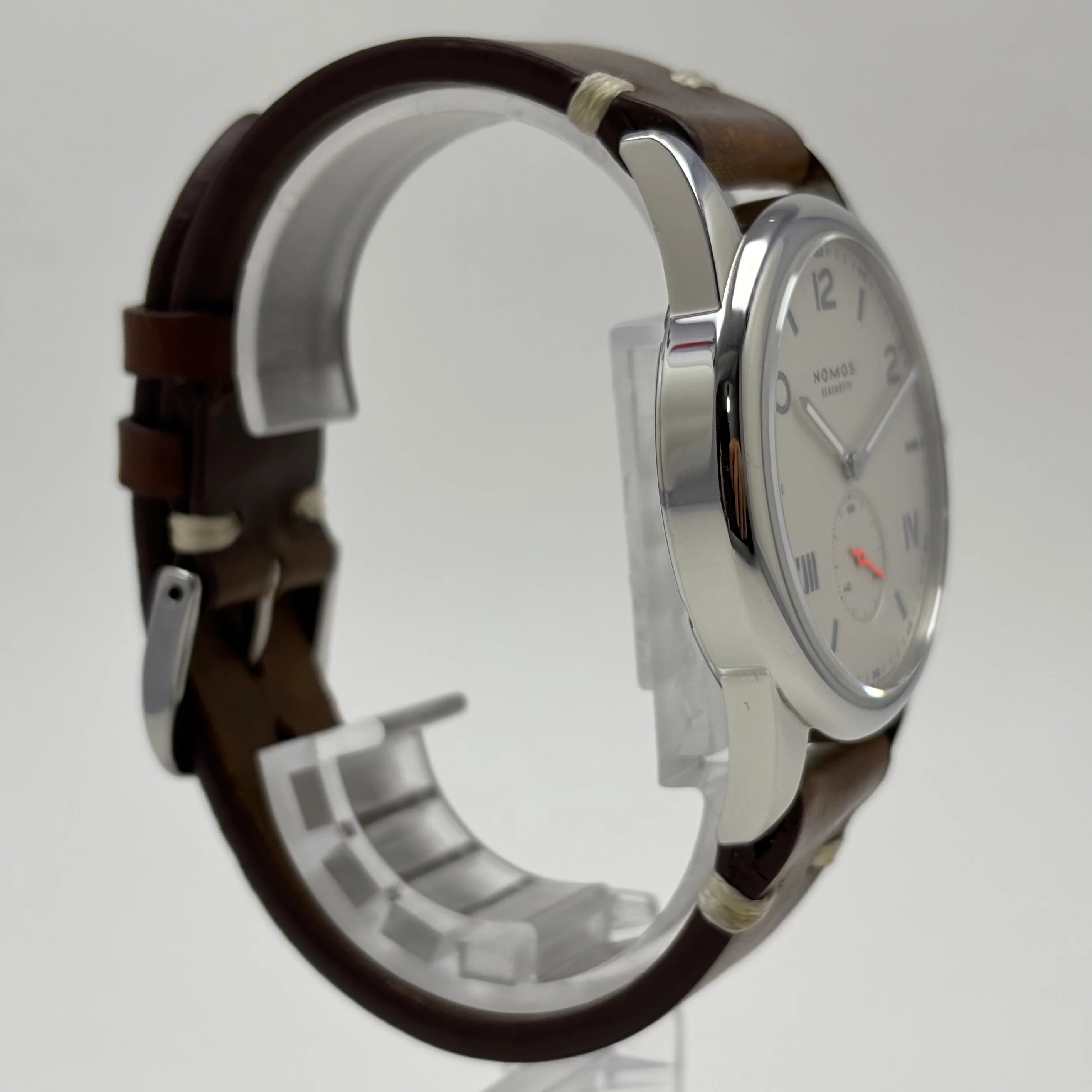 Reloj Nomos Glashüte Club Campus 38 Cuerda | IV3️⃣ - Image 5