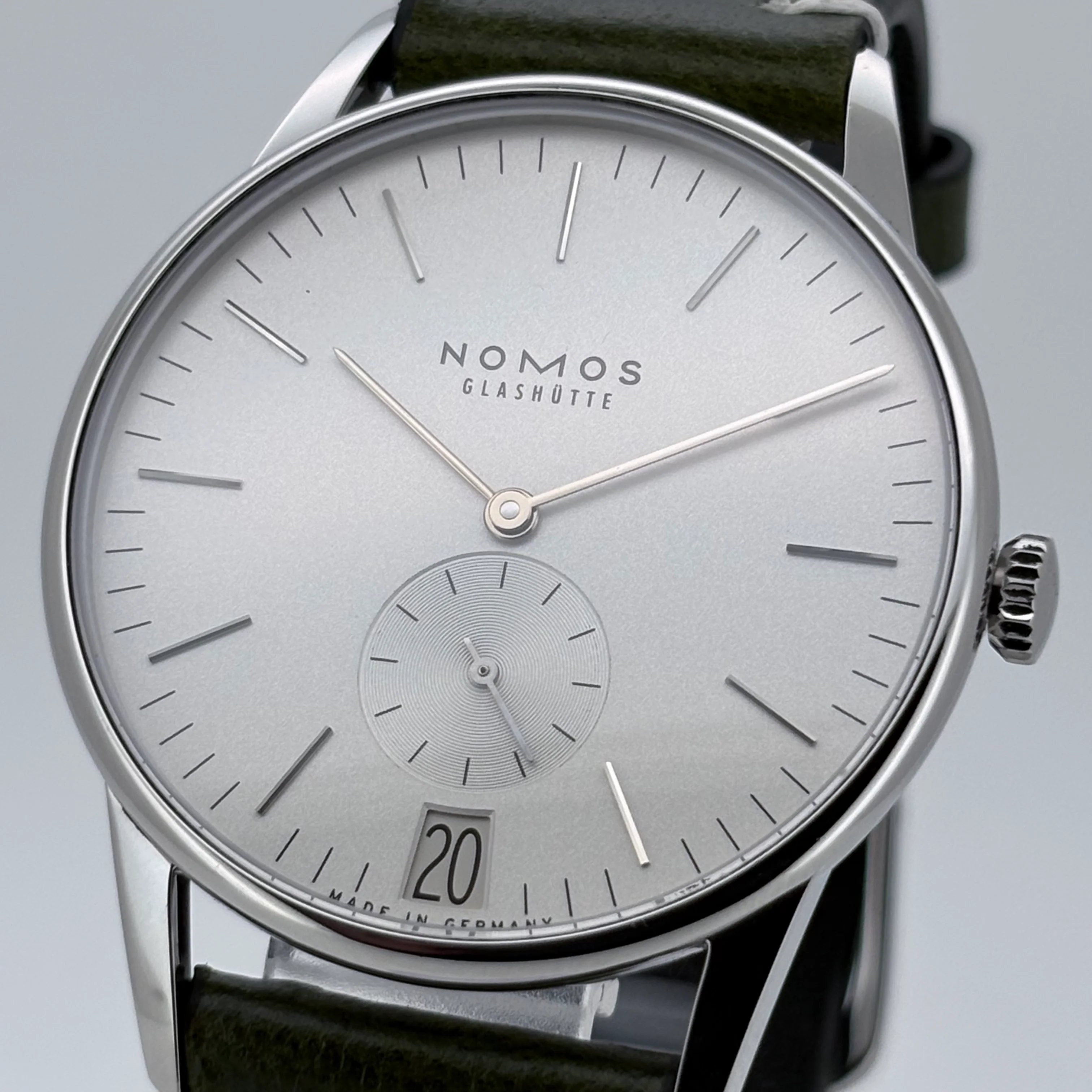 Reloj Nomos Glashütte Orion 381 Cuerda Manual - Image 2