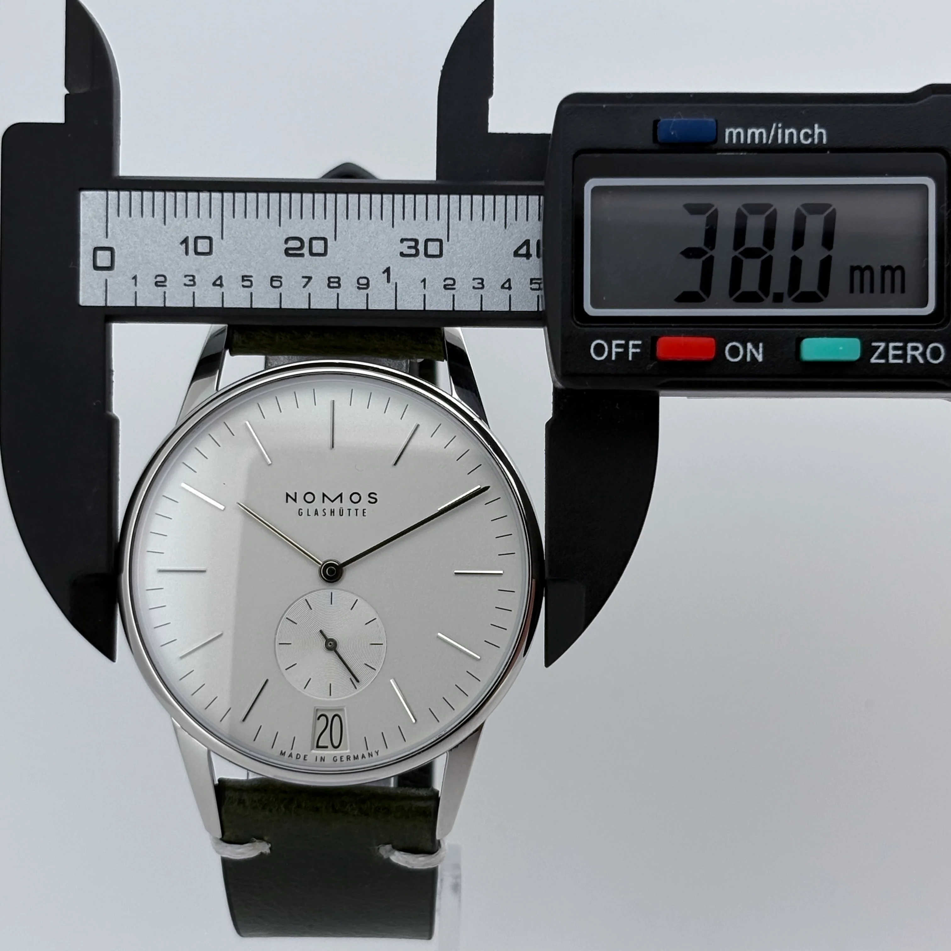 Reloj Nomos Glashütte Orion 381 Cuerda Manual - Image 9