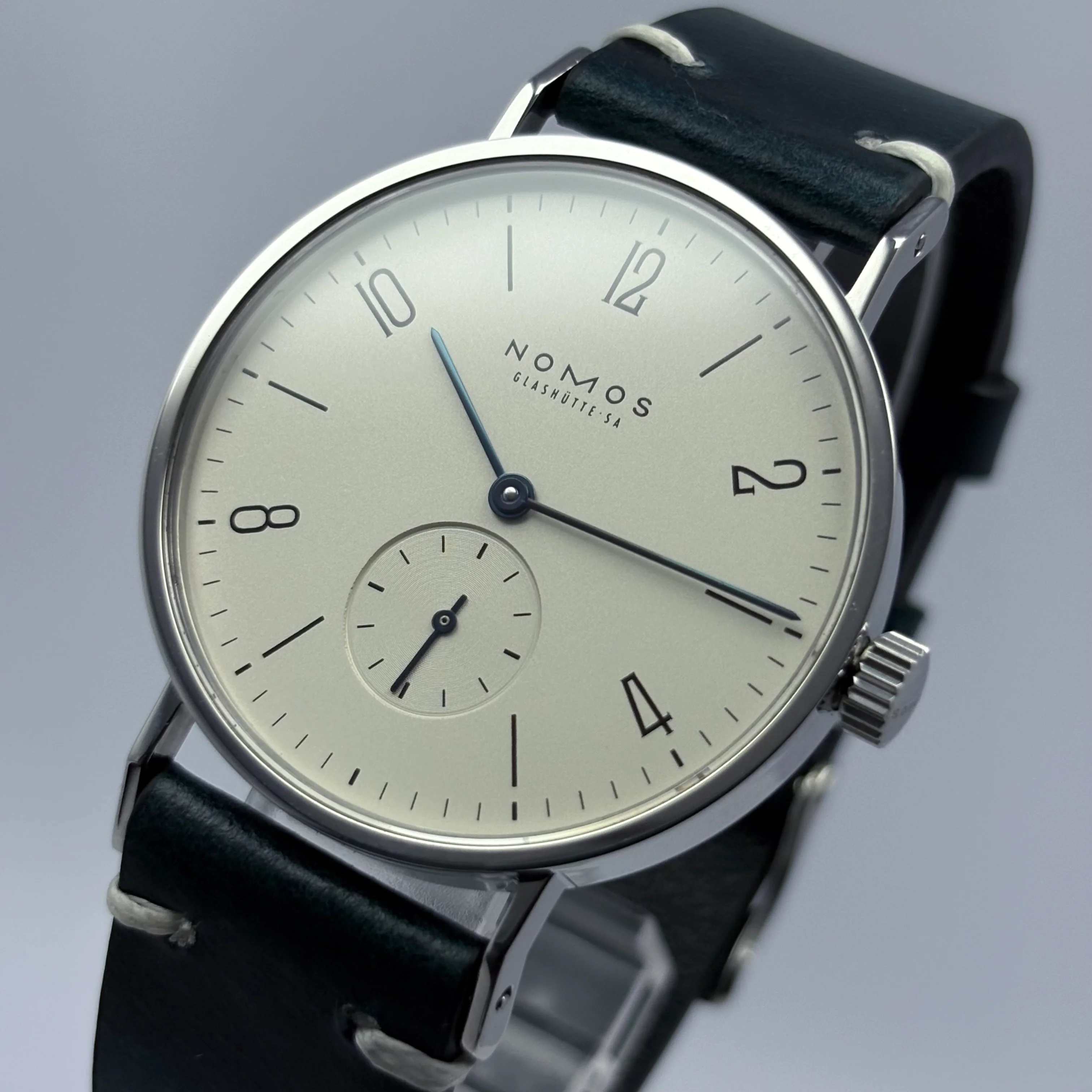 Reloj Nomos Tangente 35 Cuerda Manual - Image 2
