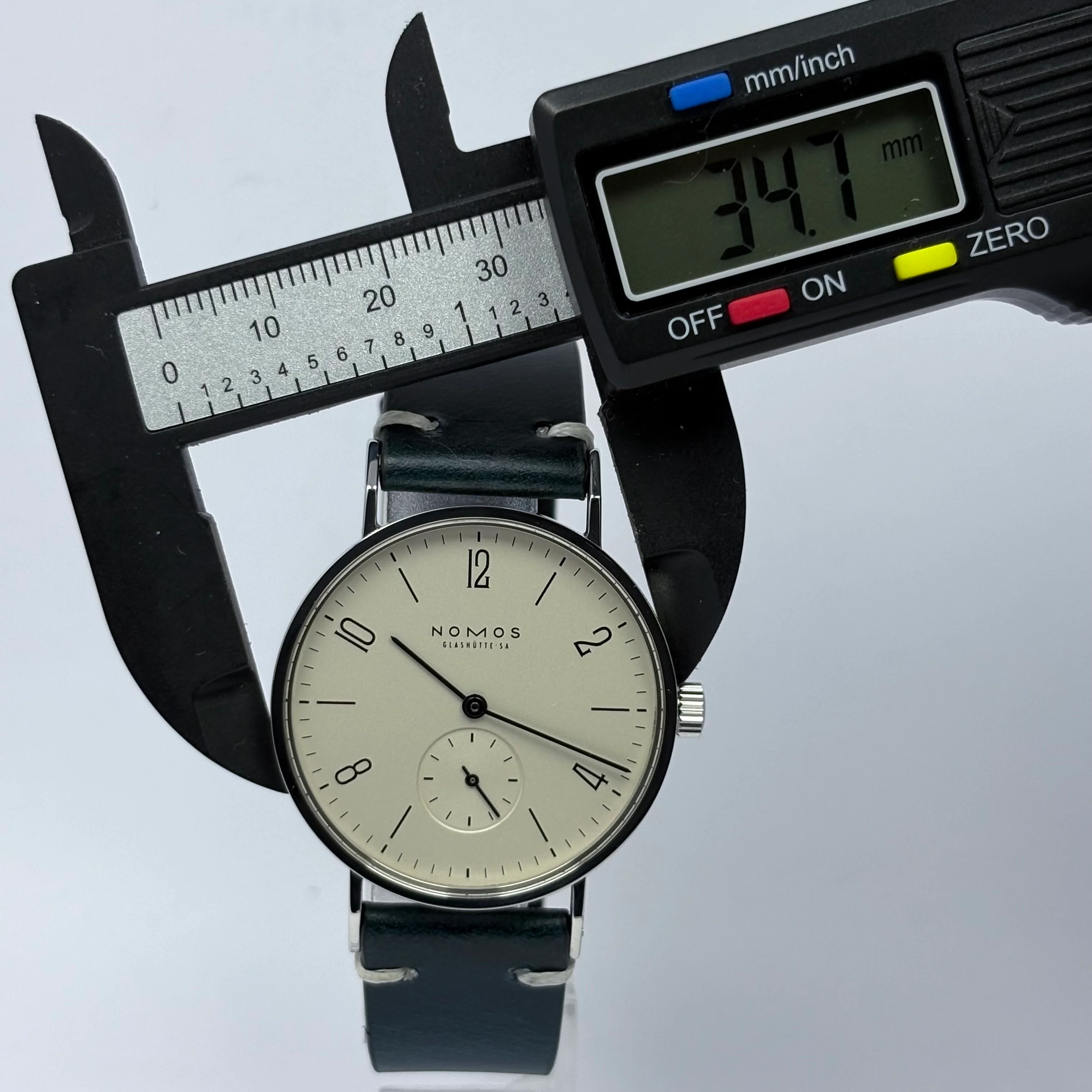 Reloj Nomos Tangente 35 Cuerda Manual - Image 9