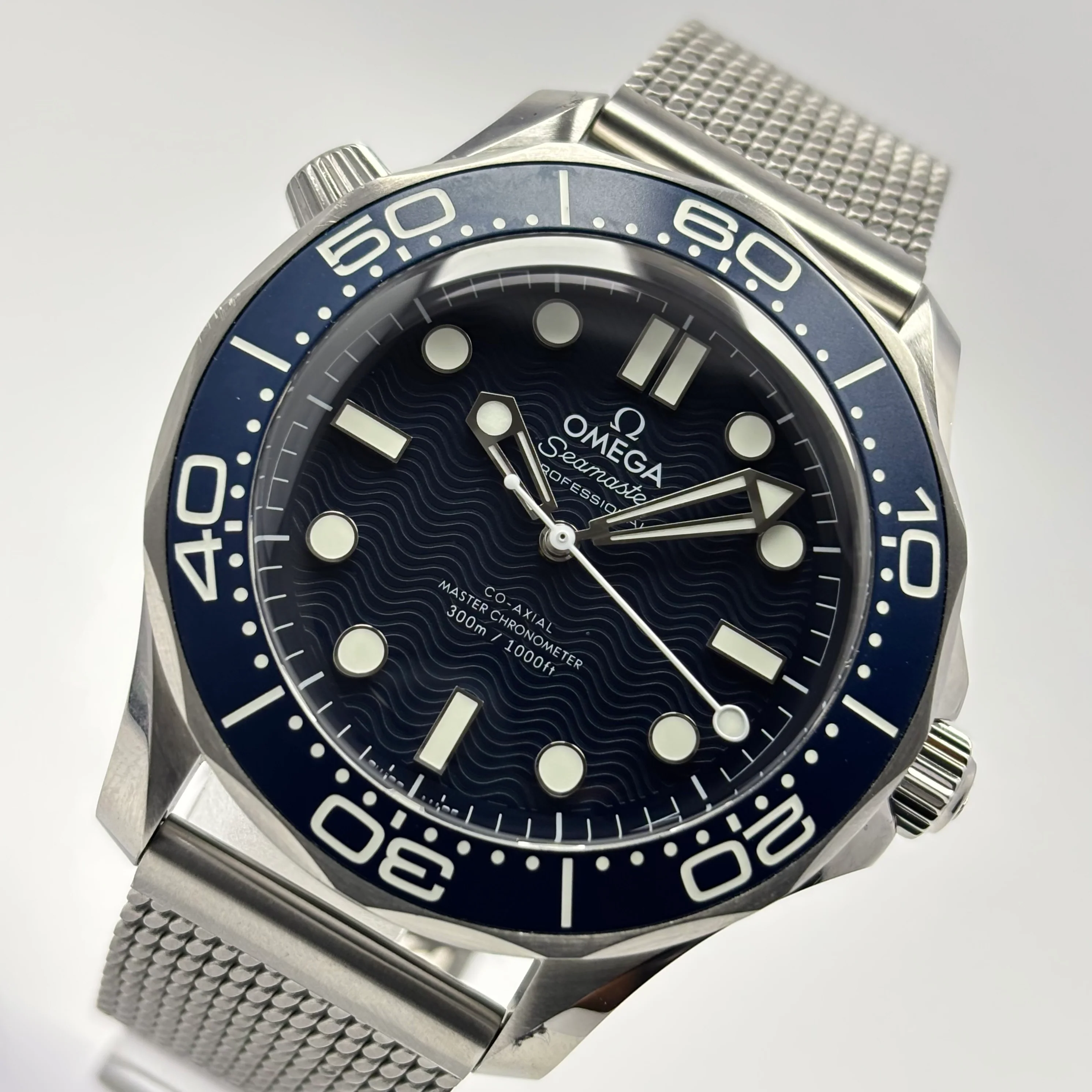 Reloj Omega Seamaster Diver 300M 007 Automático - Image 3