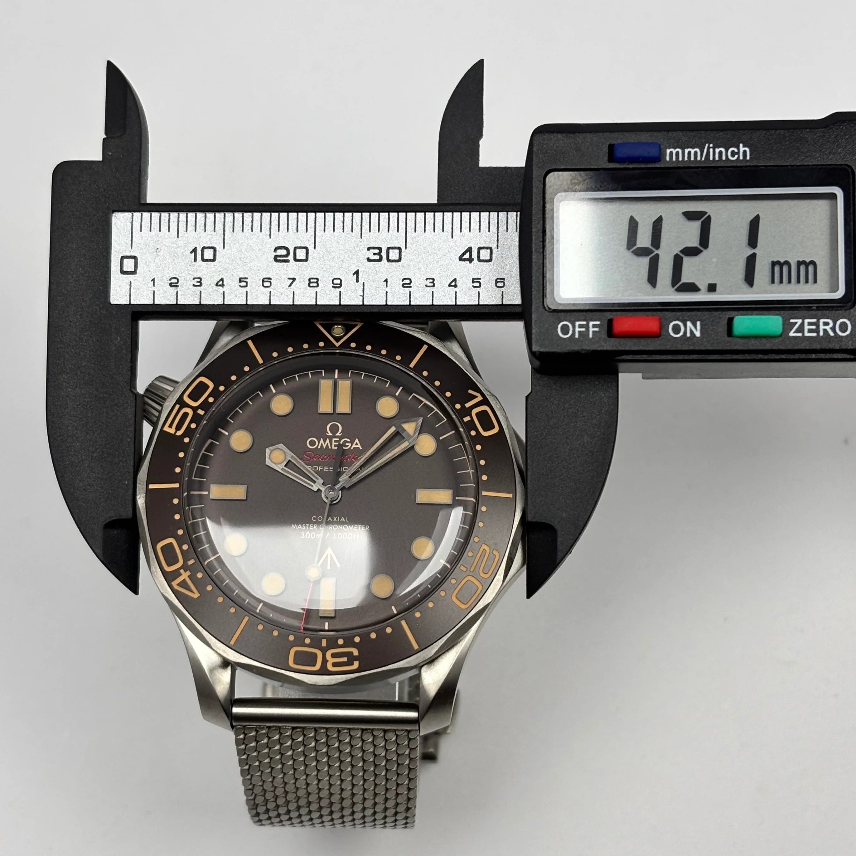 Reloj Omega Seamaster Diver 007 ”No time to die” - Image 10