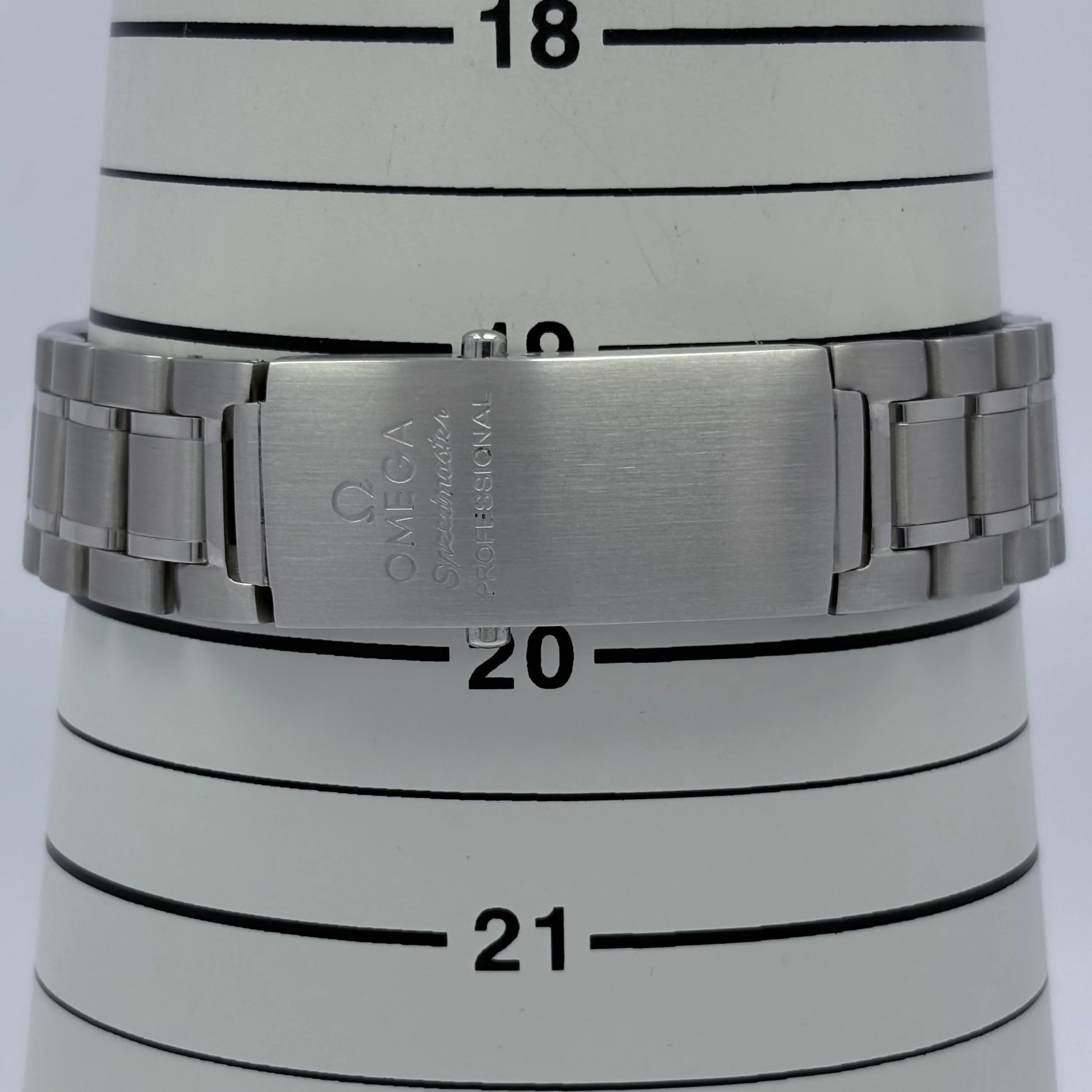 Reloj Omega Speedmaster “Broad Arrow” Olympic Automático - Image 8