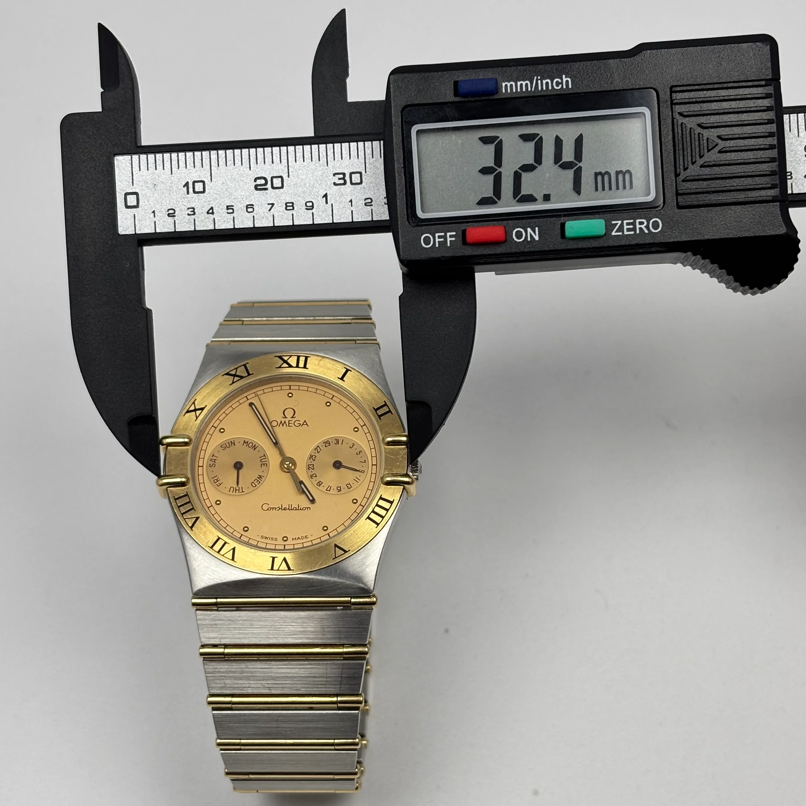 Reloj Omega Constellation Day-Date Quartz - Image 8