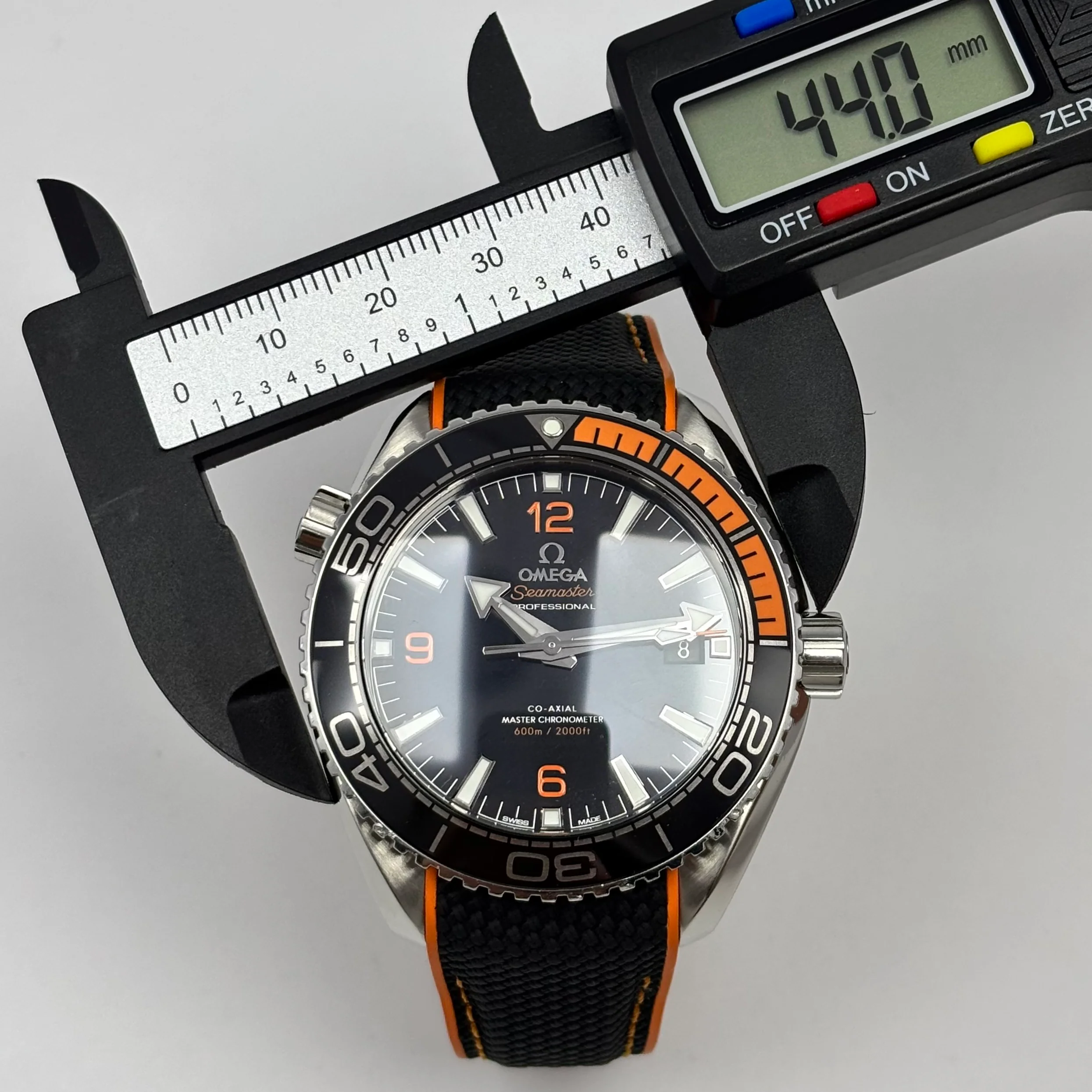 Reloj Omega Seamaster Planet Ocean 600M Automático - Image 9