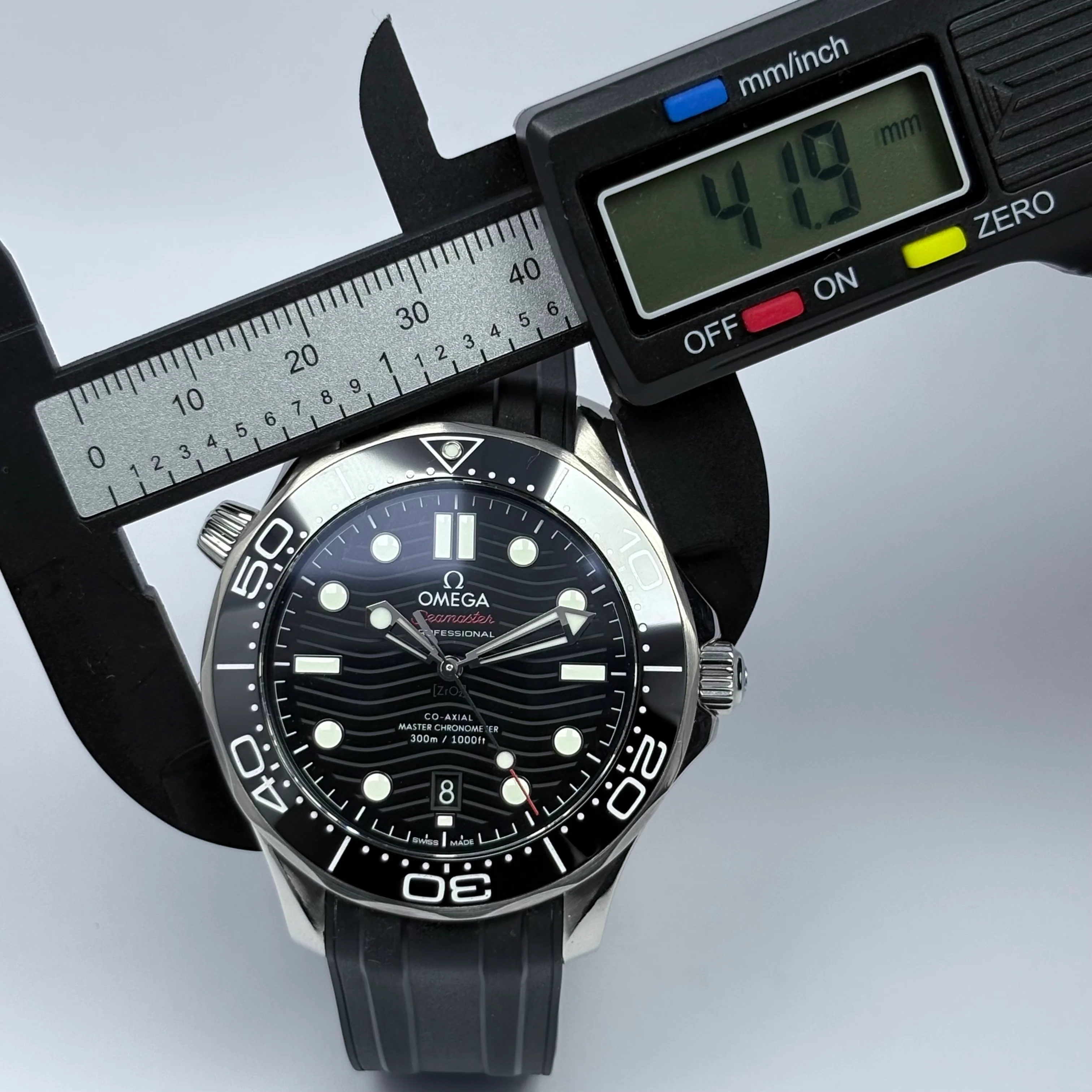 Reloj Omega Seamaster Diver 300M Automático - Image 10