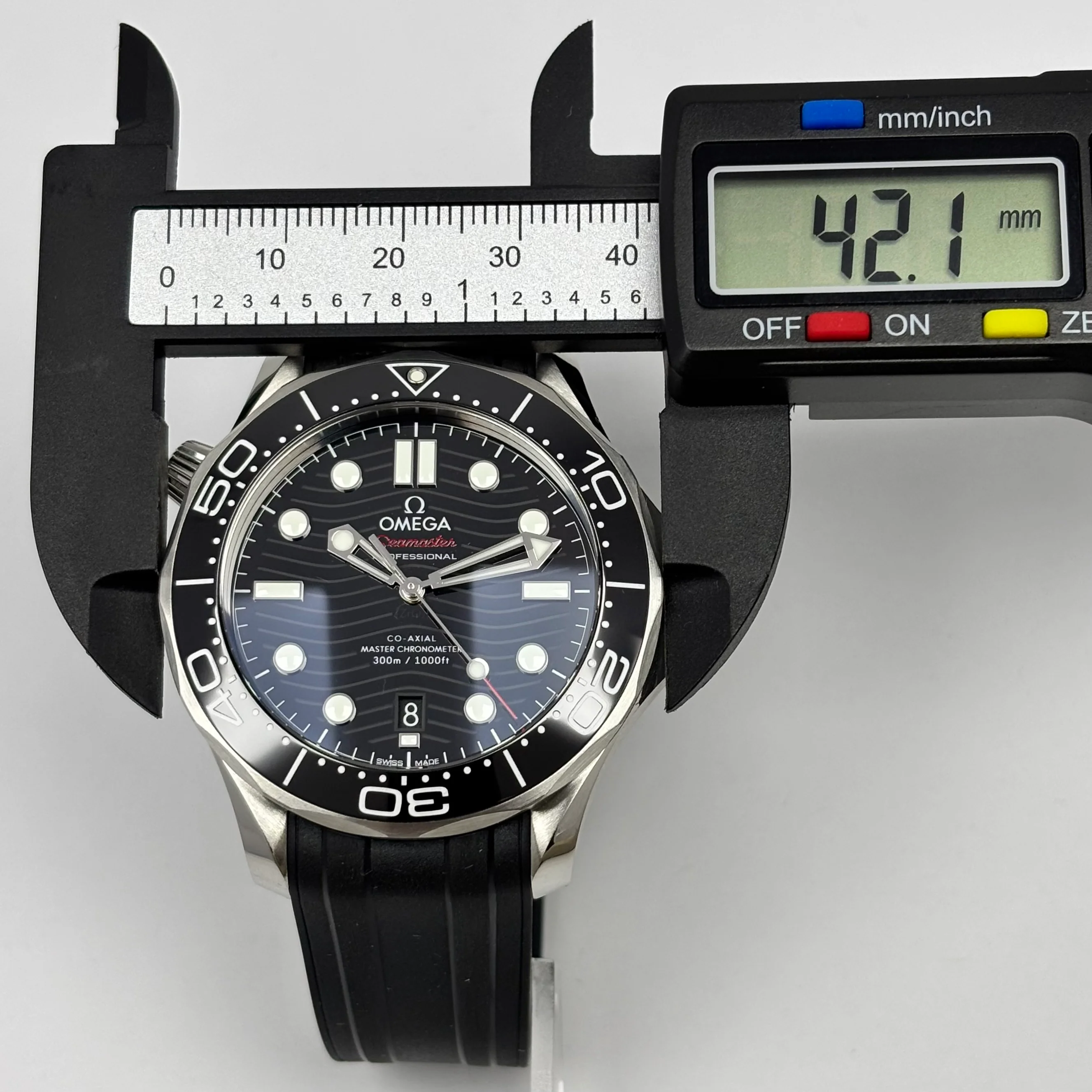 Reloj Omega Seamaster Diver 300M Automático - Image 9