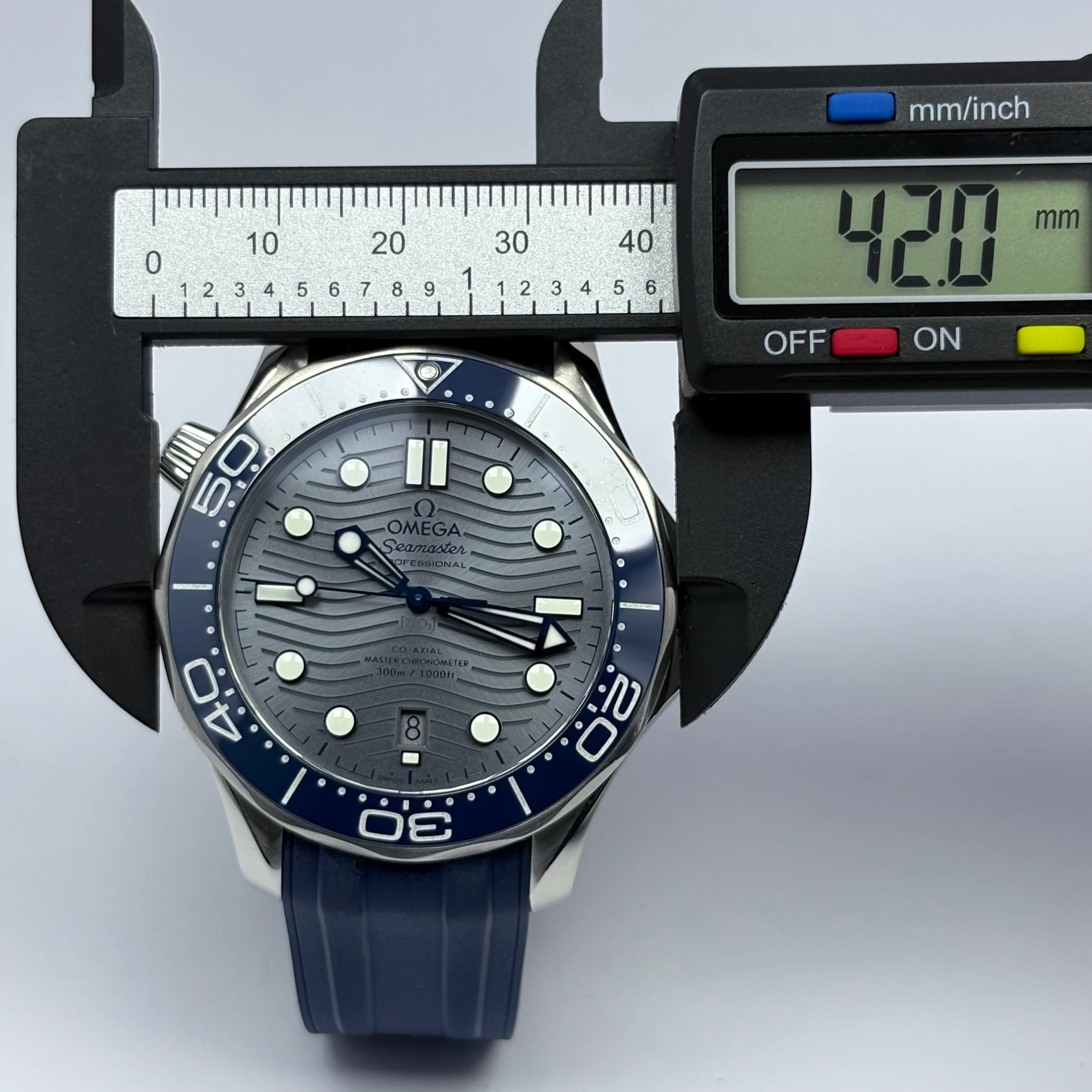 Reloj Omega Seamaster Diver 300M Automático - Image 10