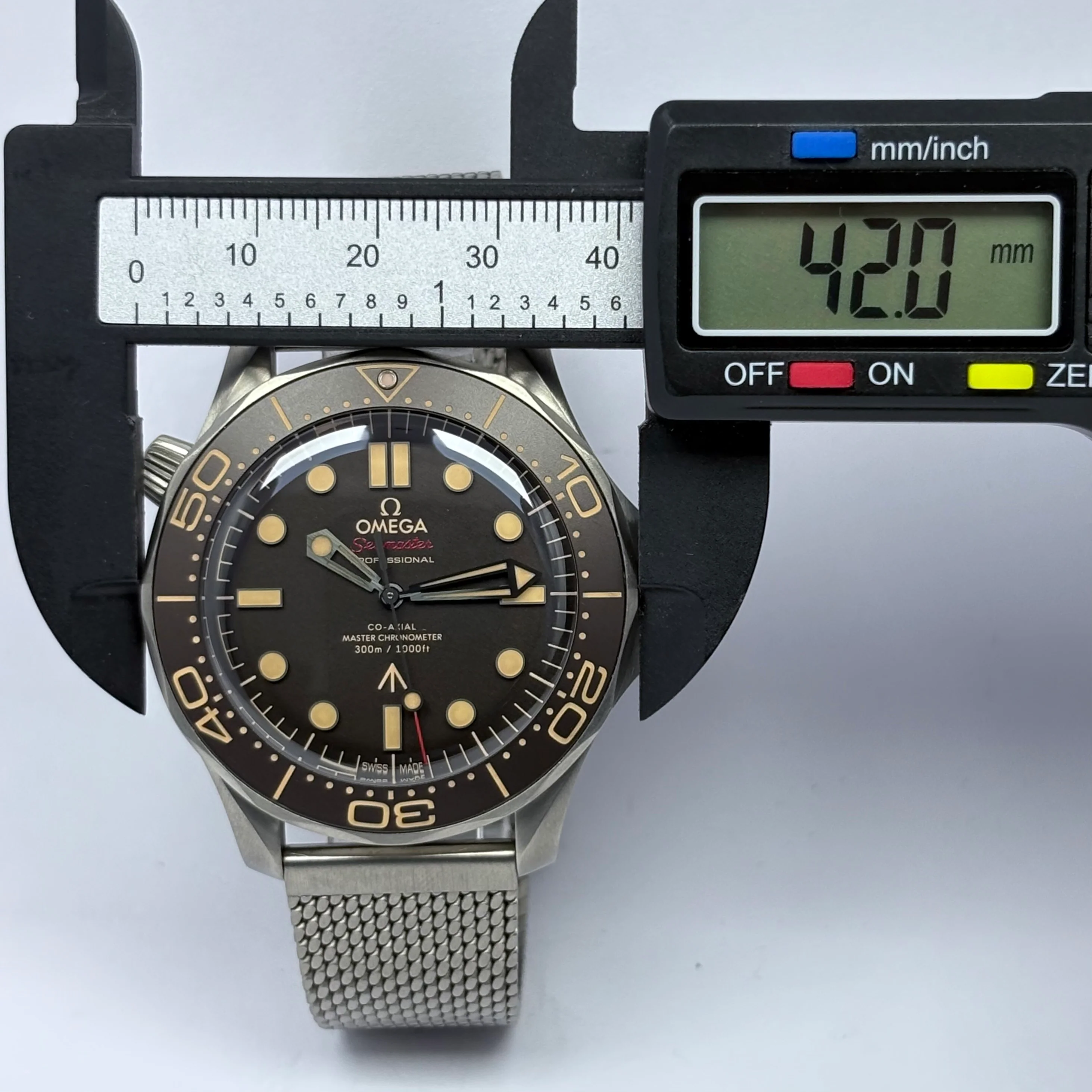 Reloj Omega Seamaster Diver 007 ”No Time To Die” - Image 10