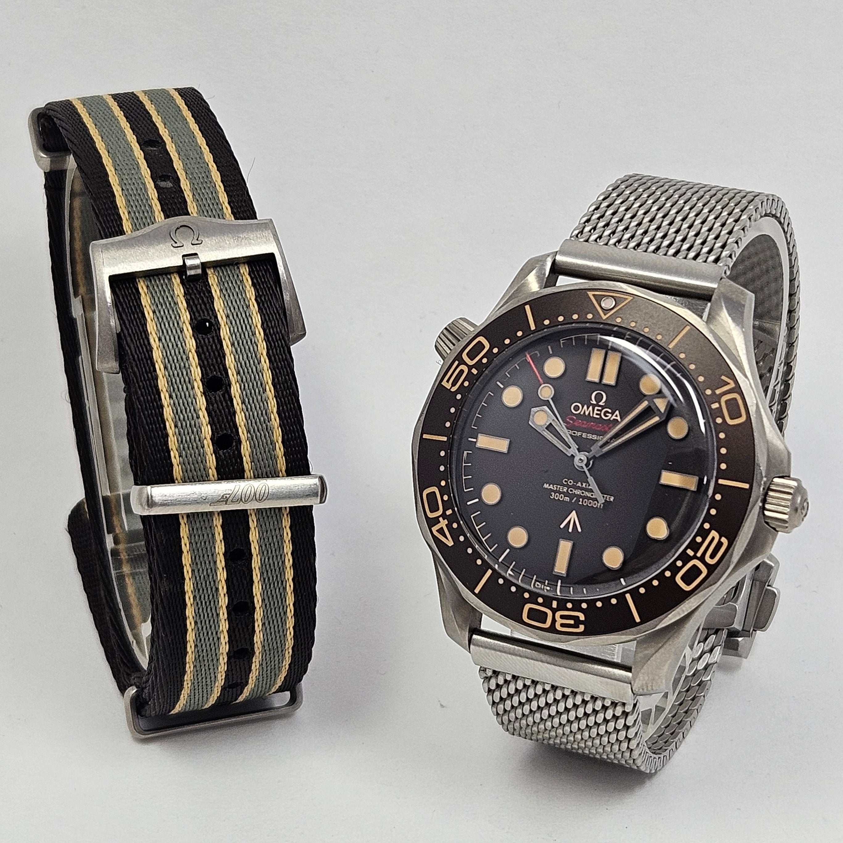 Reloj Omega Seamaster Diver 300M 007 Titanio Co-Axial Automático - Image 2