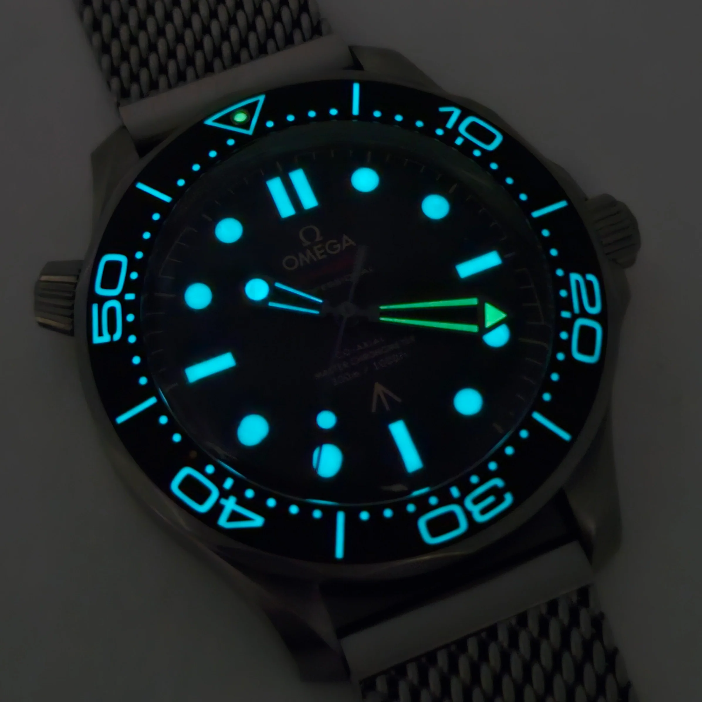 Reloj Omega Seamaster Diver 300M 007 Titanio Co-Axial Automático - Image 3