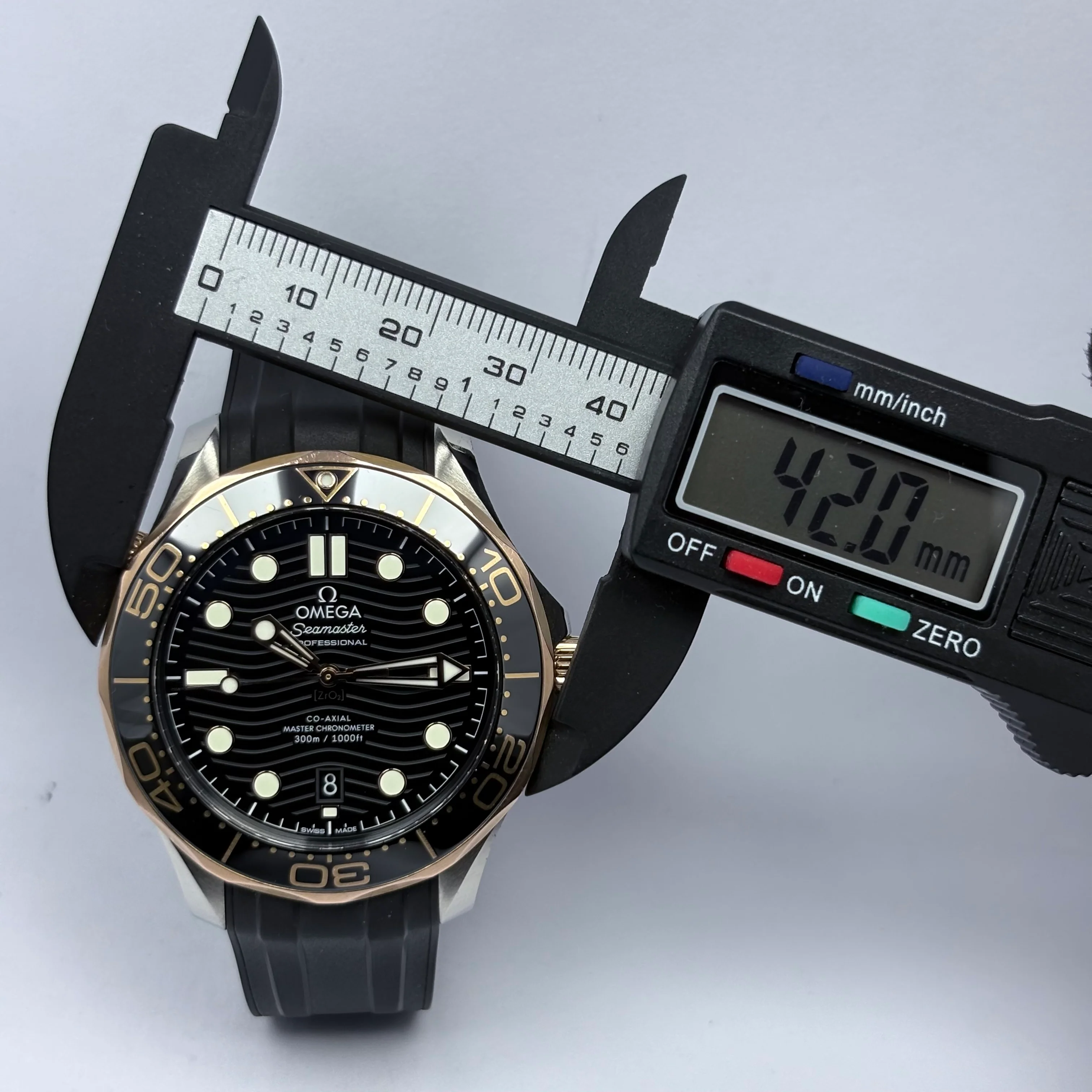 Reloj Omega Seamaster Diver 300M Automático Dorado - Image 11