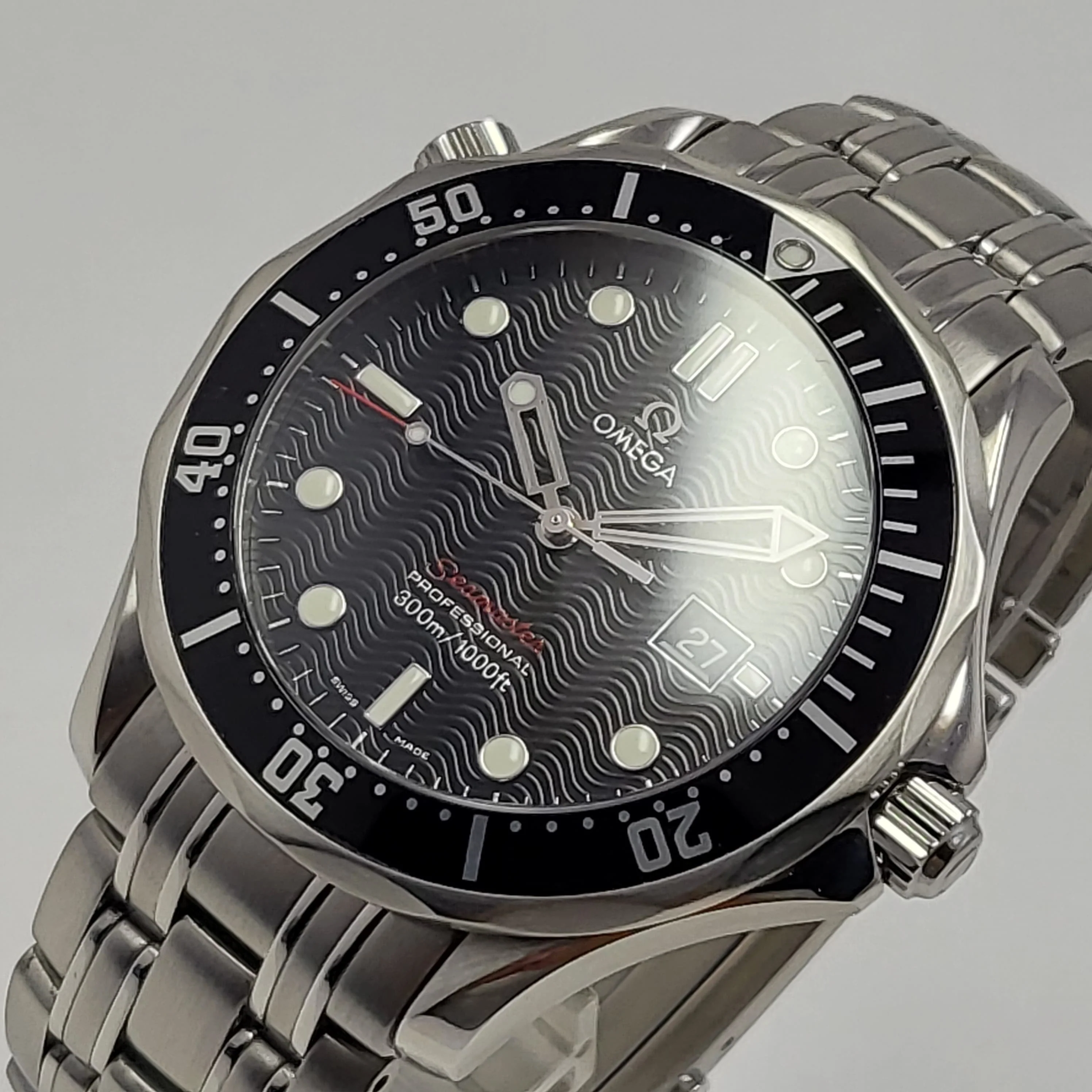 Reloj Omega Seamaster Letras Rojas Quartz - Image 3
