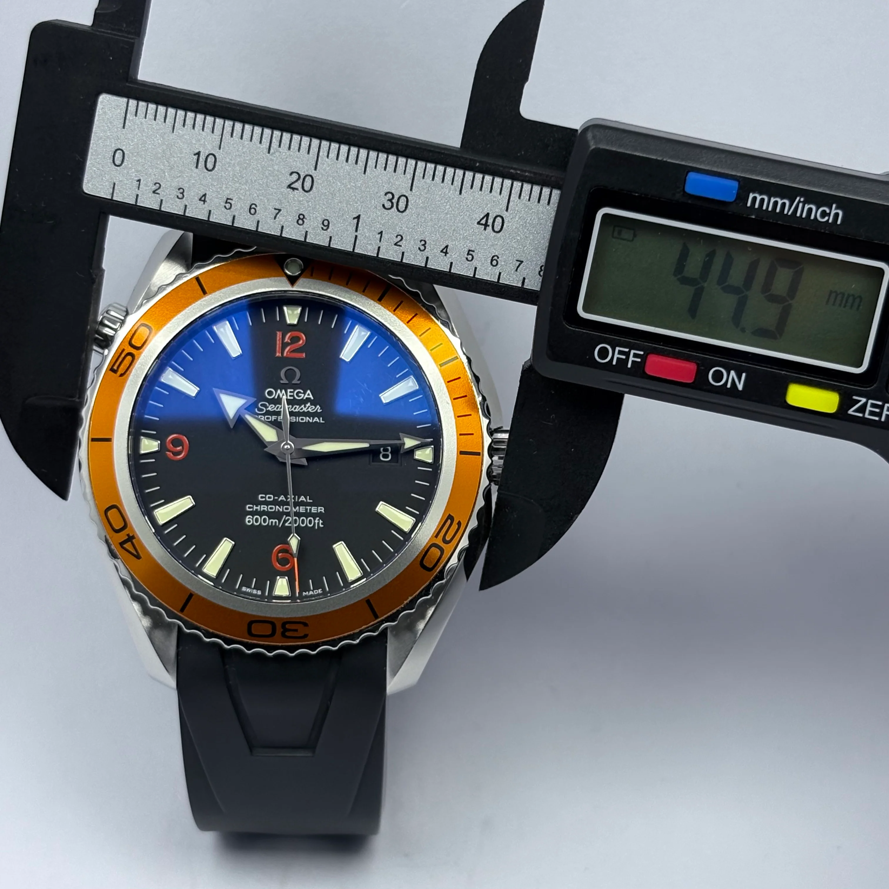 Reloj Omega Seamaster Planet Ocean 600M Automático - Image 12