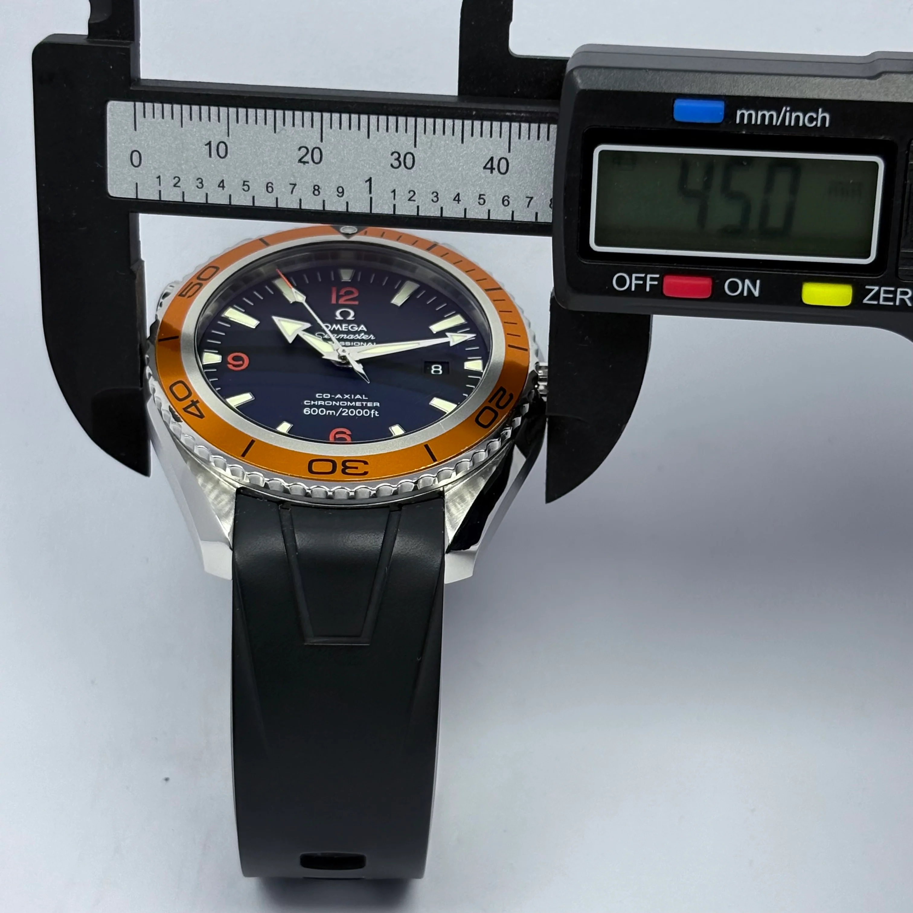 Reloj Omega Seamaster Planet Ocean 600M Automático - Image 8