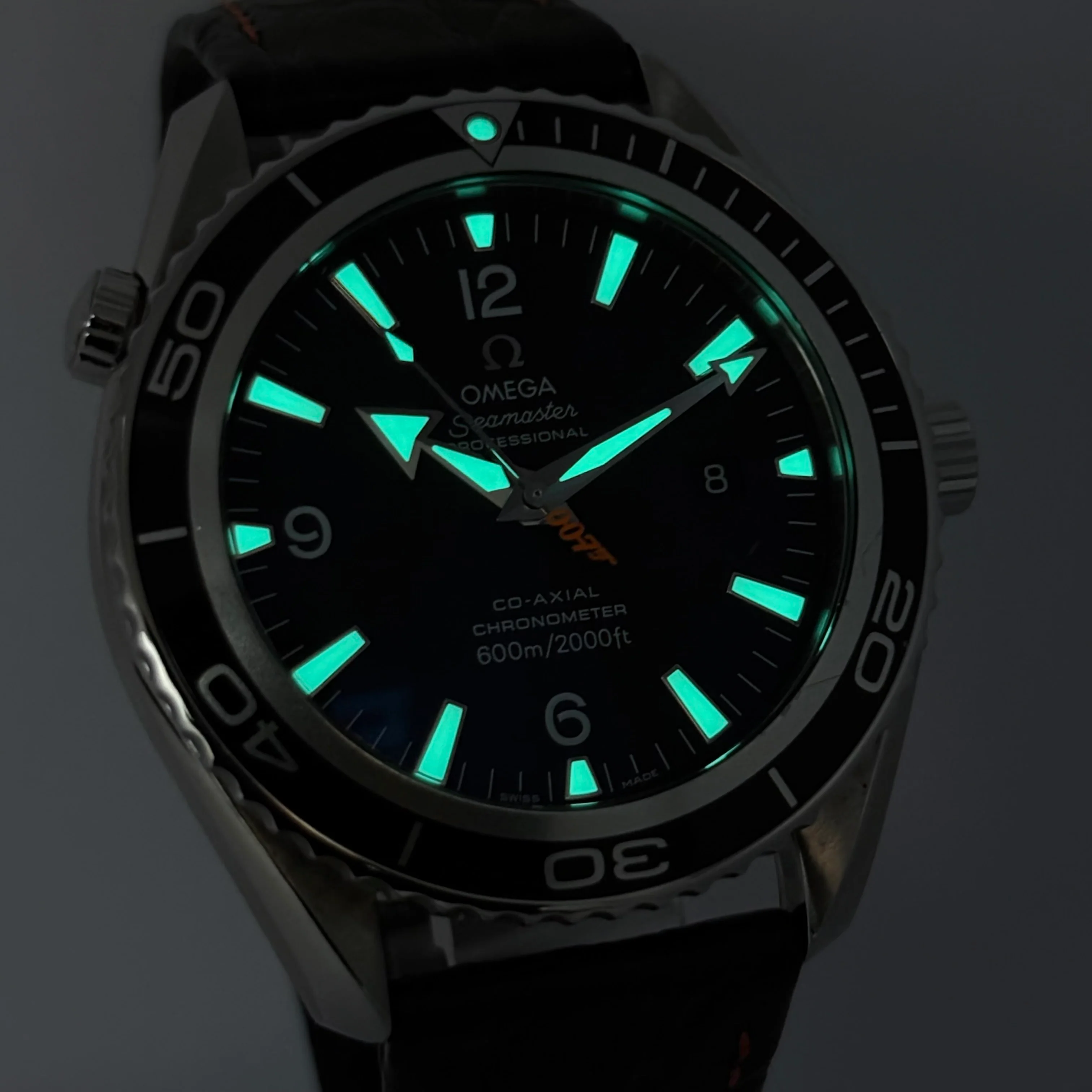Reloj Omega Seamaster Planet Ocean Casino Royale 007 Automático - Image 2
