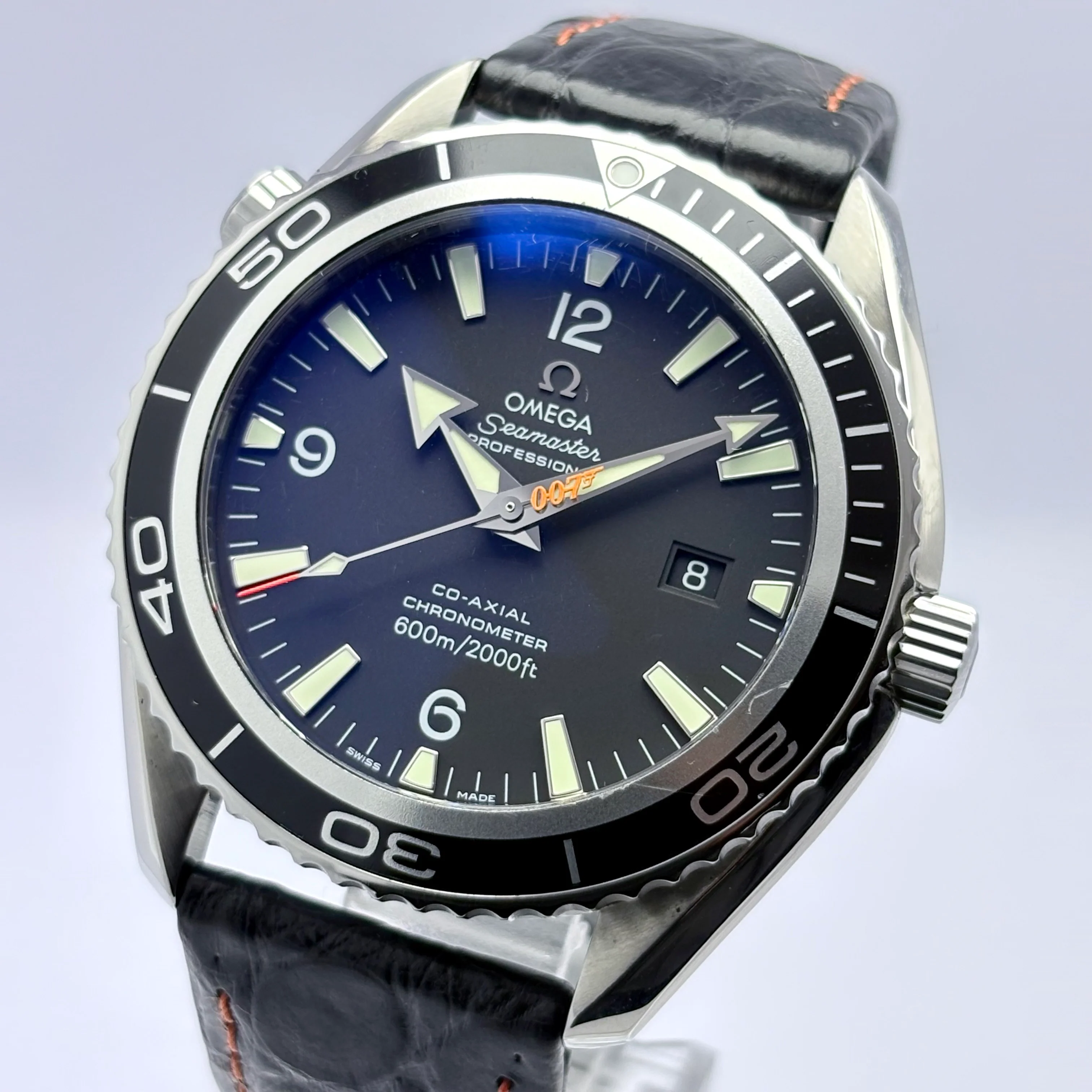 Reloj Omega Seamaster Planet Ocean Casino Royale 007 Automático - Image 3