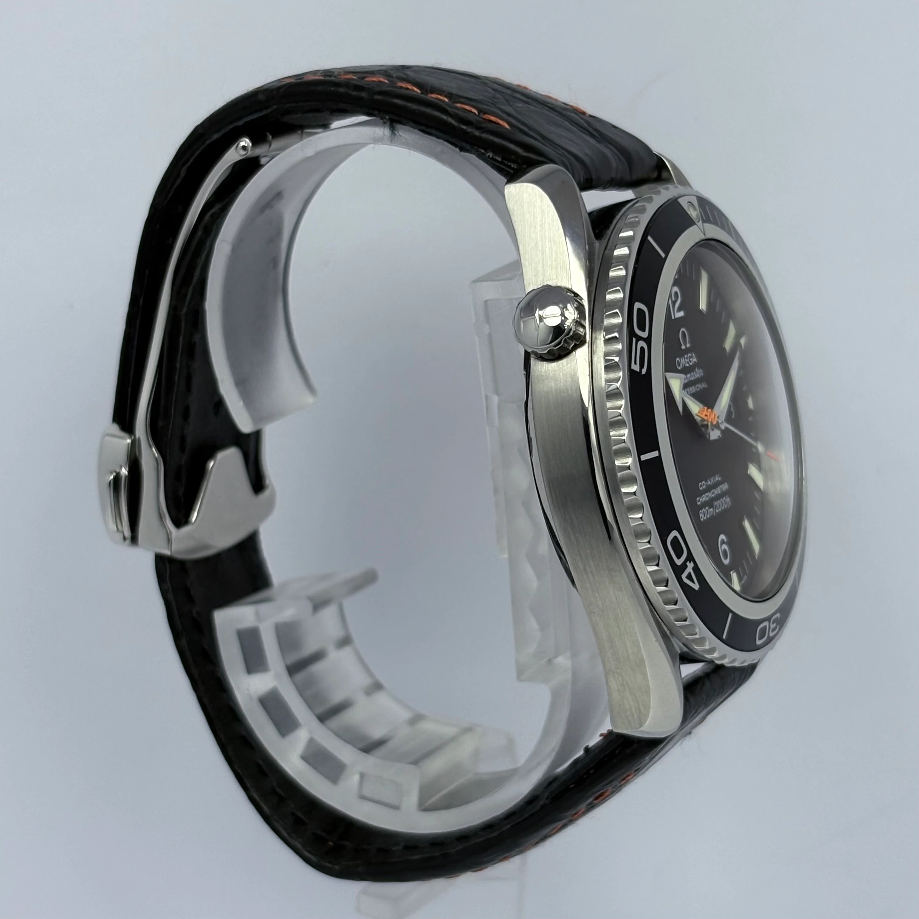 Reloj Omega Seamaster Planet Ocean Casino Royale 007 Automático - Image 6