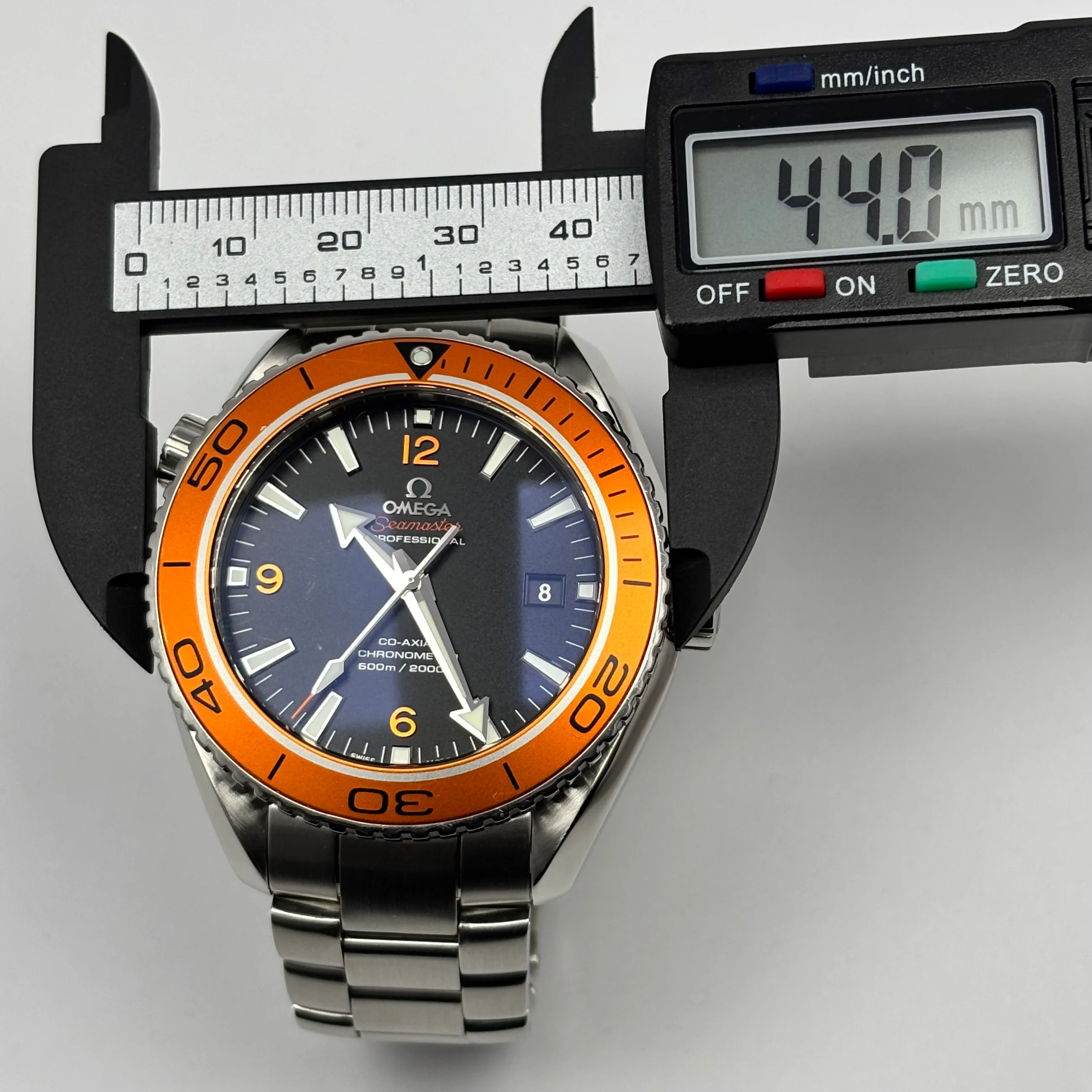 Reloj Seamaster Omega Planet Ocean 600M Automático - Image 9
