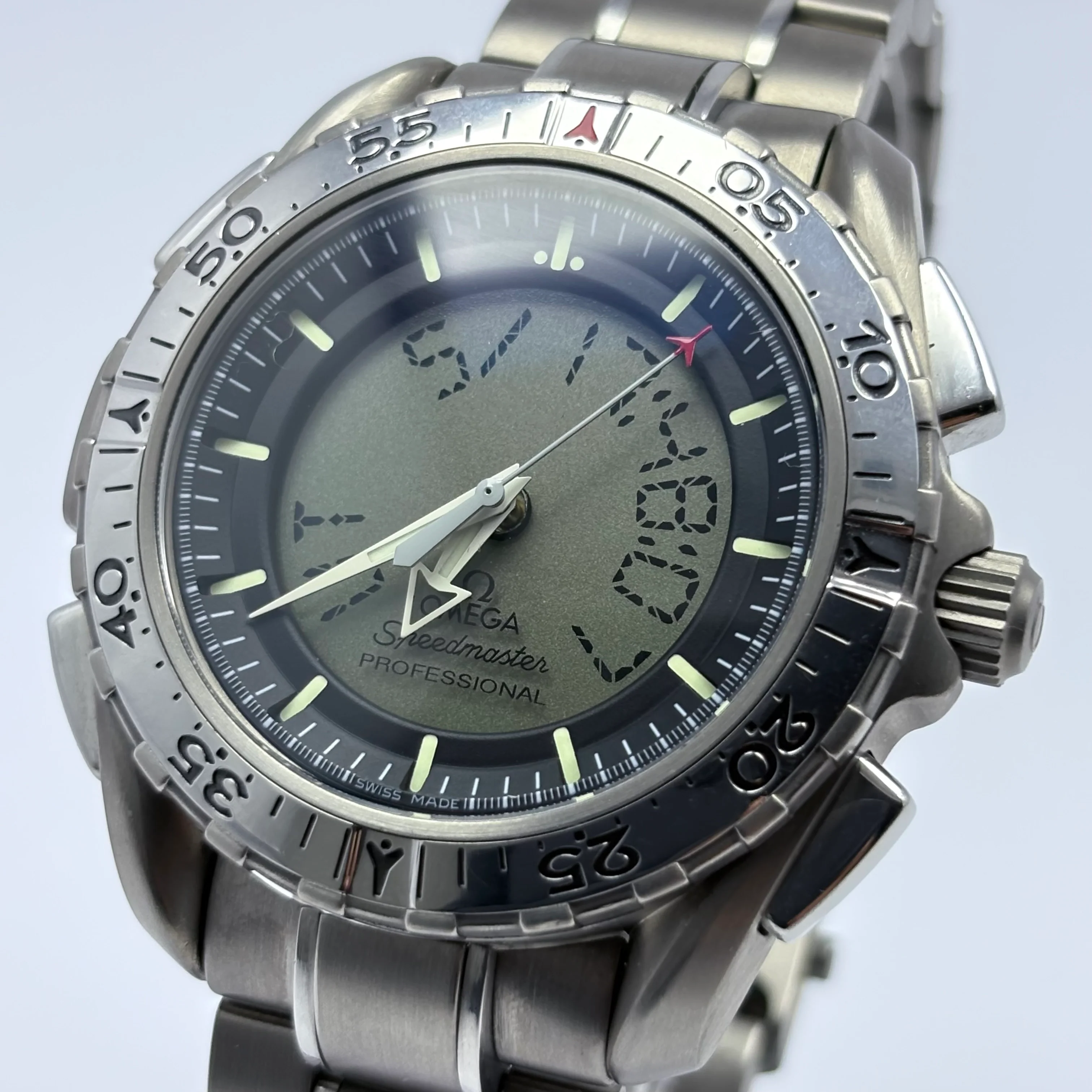 Reloj Omega Speedmaster X-33 Quartz - Image 4