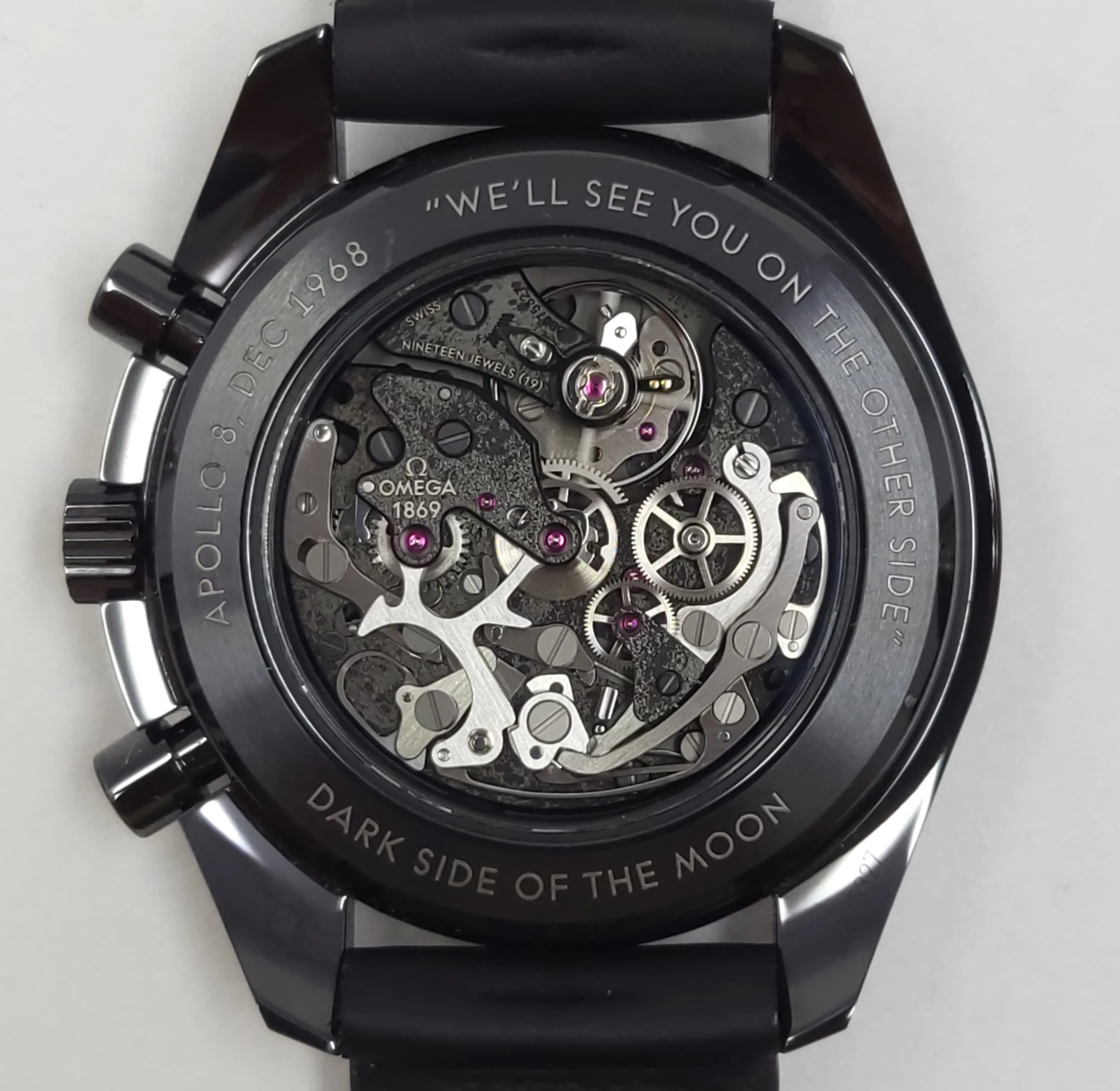 Reloj Omega Speedmaster Dark Side of the Moon Apollo 8 Cuerda - Image 7