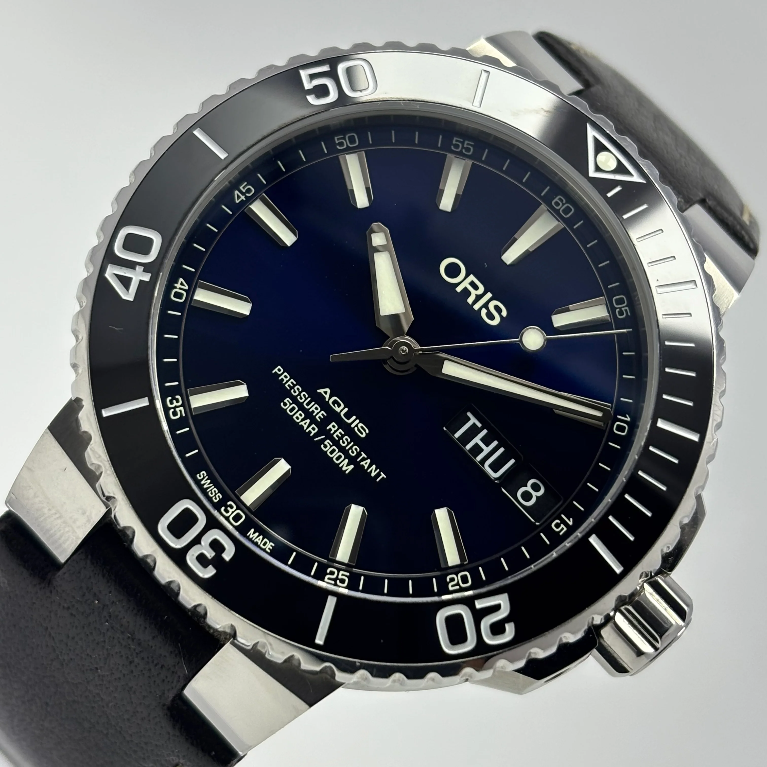 Reloj Oris Aquis Big Day Date Automático - Image 3