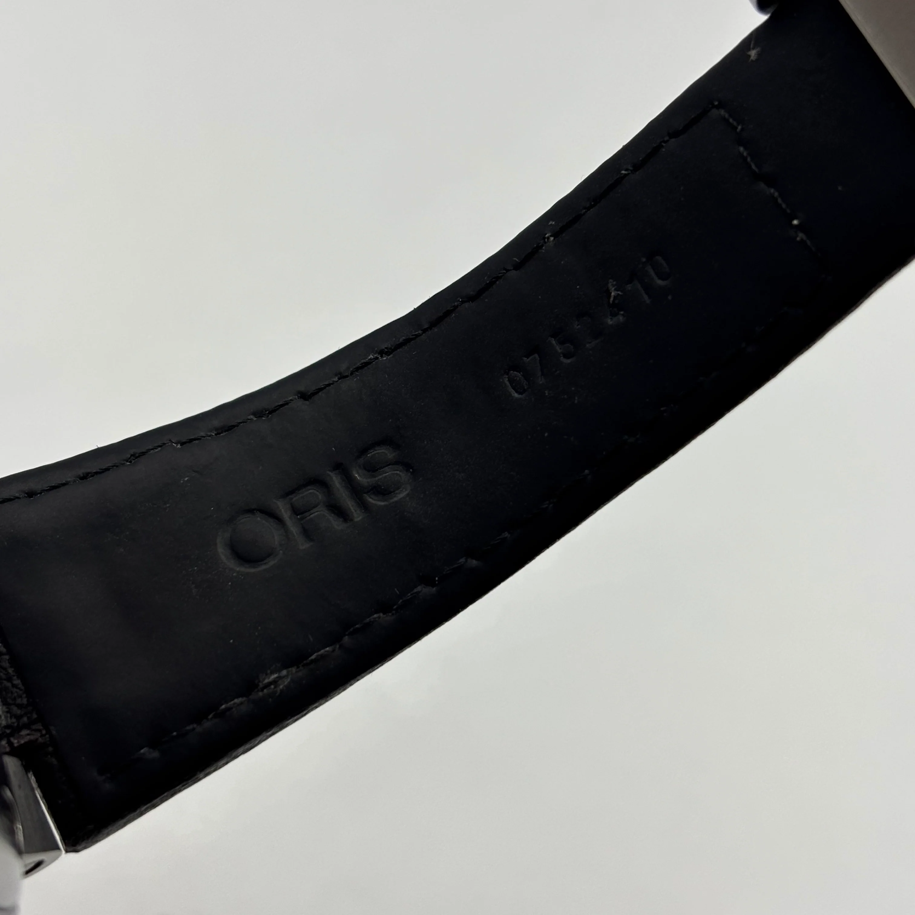 Reloj Oris Aquis Big Day Date Automático - Image 8