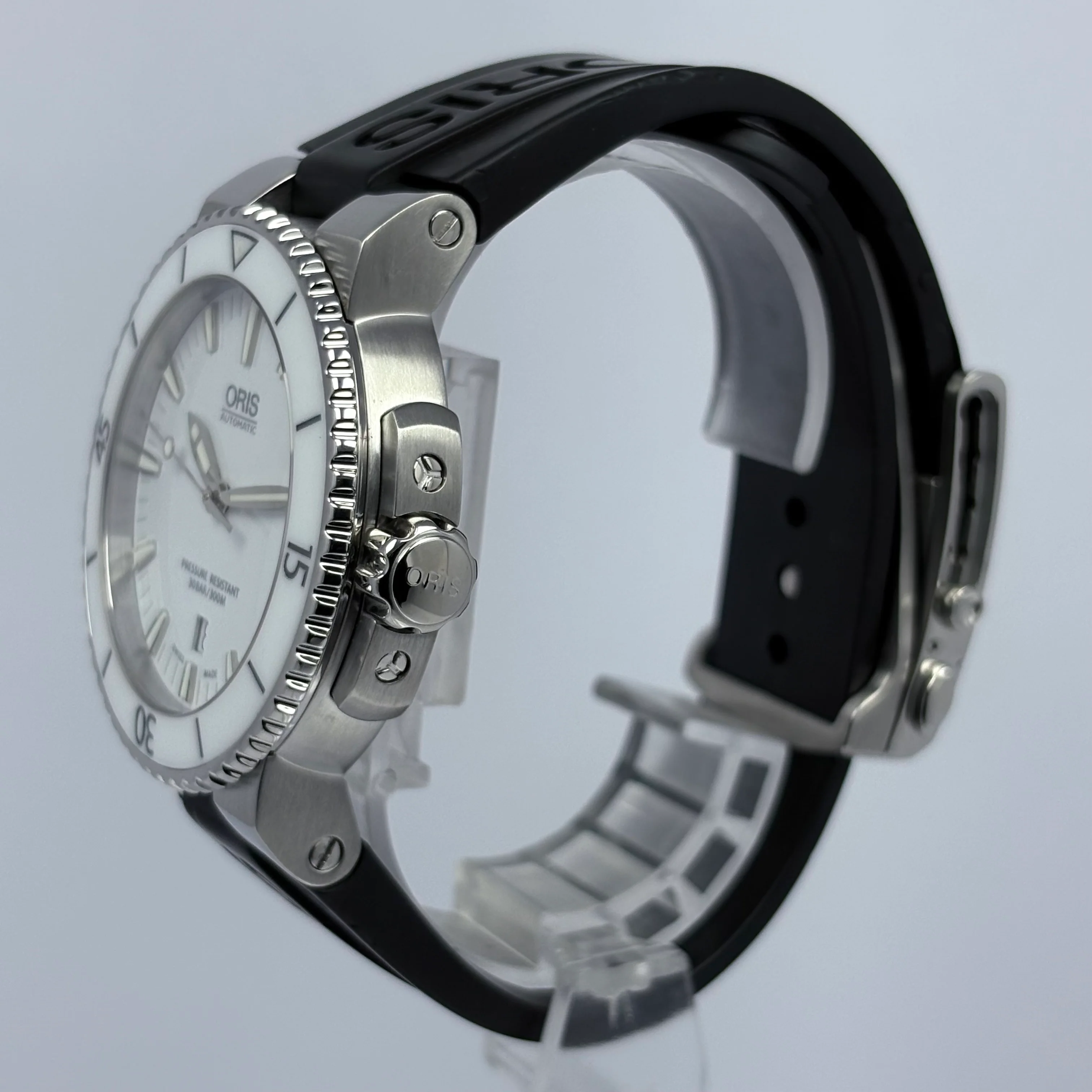 Reloj Oris Aquis Date Blanco Automático - Image 4