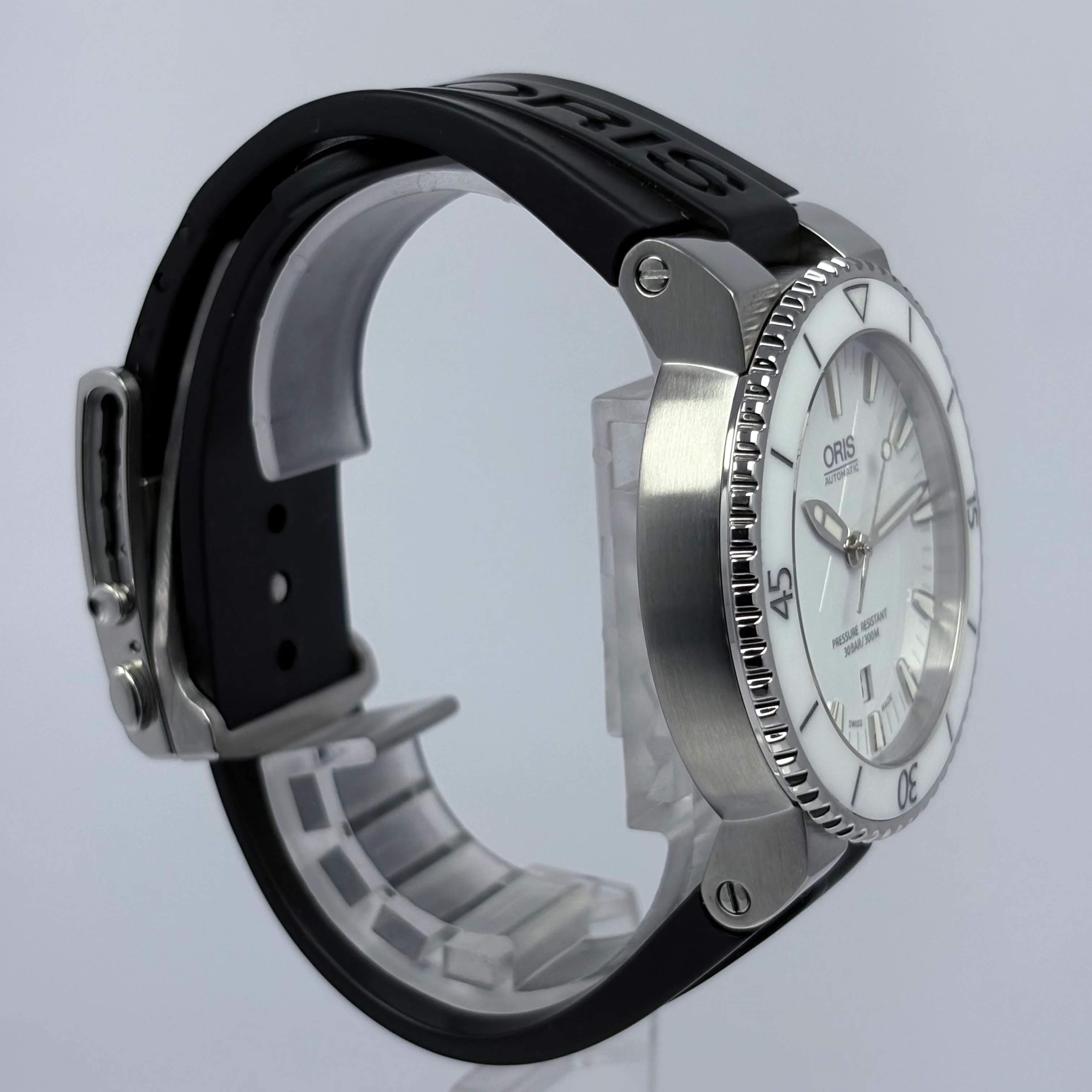 Reloj Oris Aquis Date Blanco Automático - Image 5