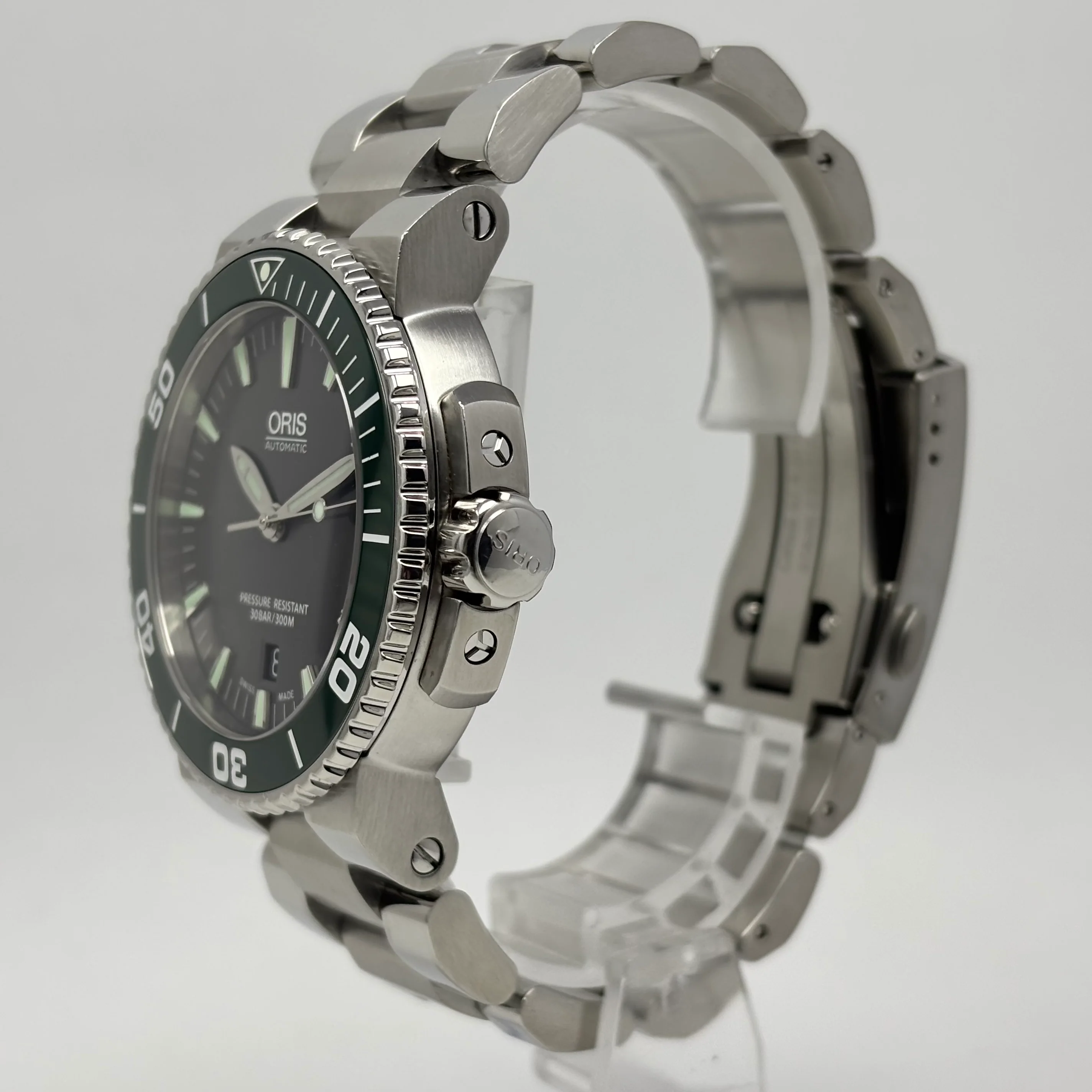 Reloj Oris Aquis Date Automático Hulk - Image 4