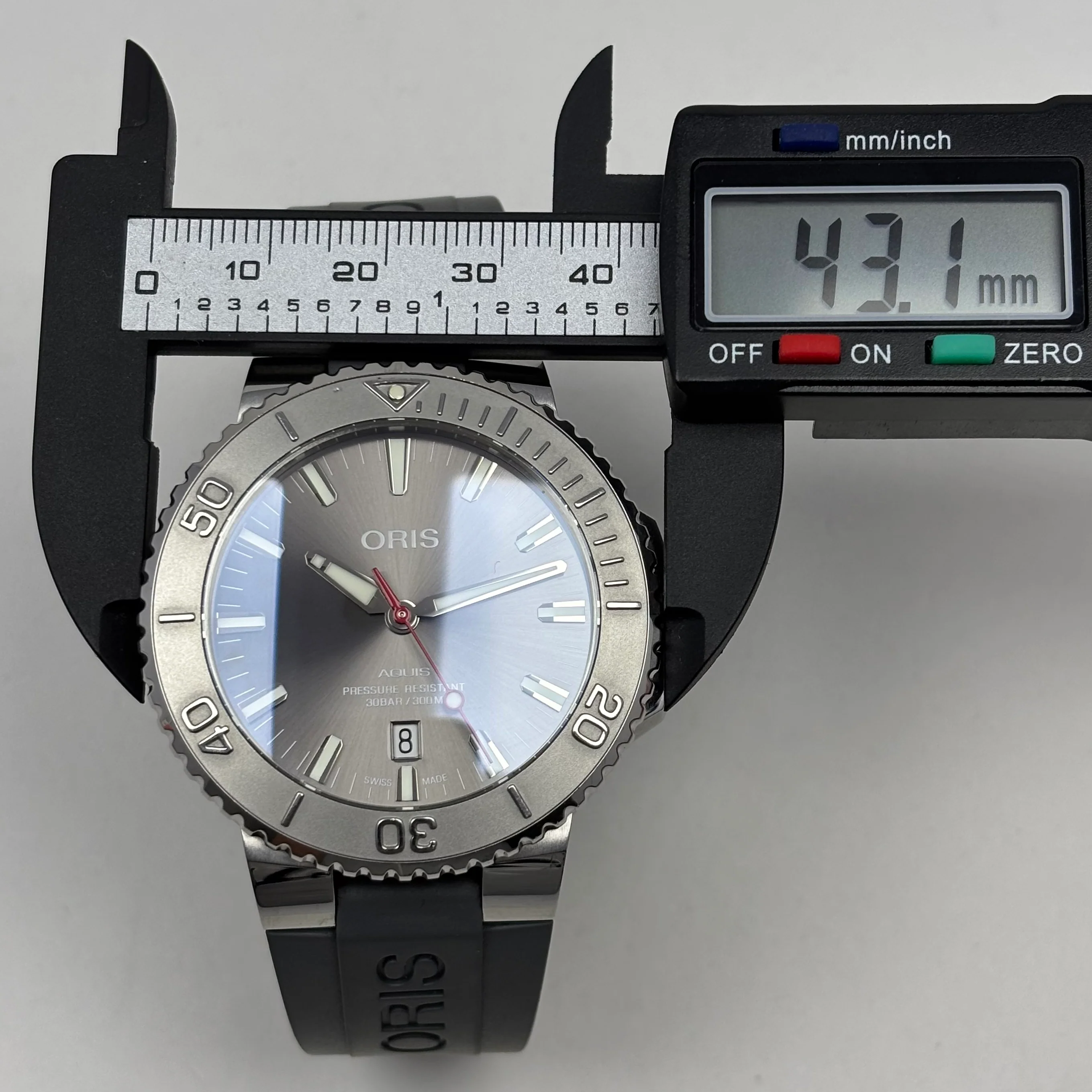 Reloj Oris Aquis Gris Automático | L - Image 8