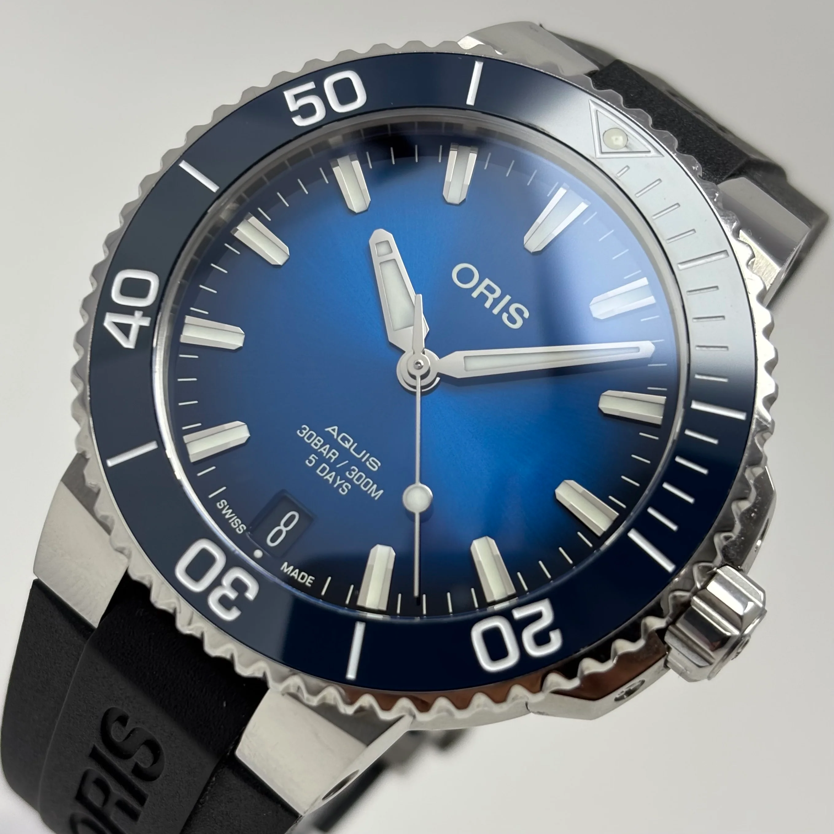 Reloj Oris Aquis Date Cal.400 Automático | IV - Image 2
