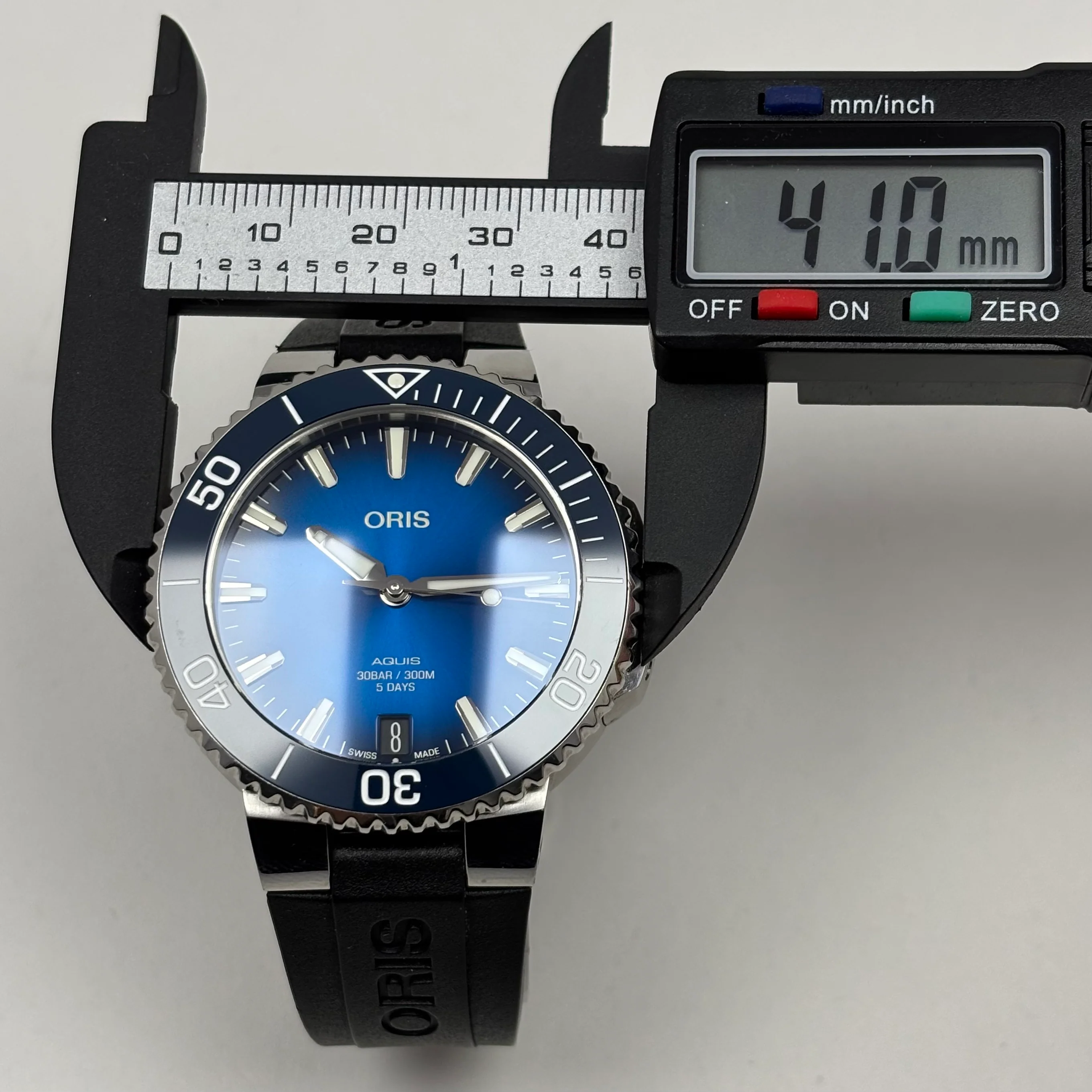 Reloj Oris Aquis Date Cal.400 Automático | IV - Image 8