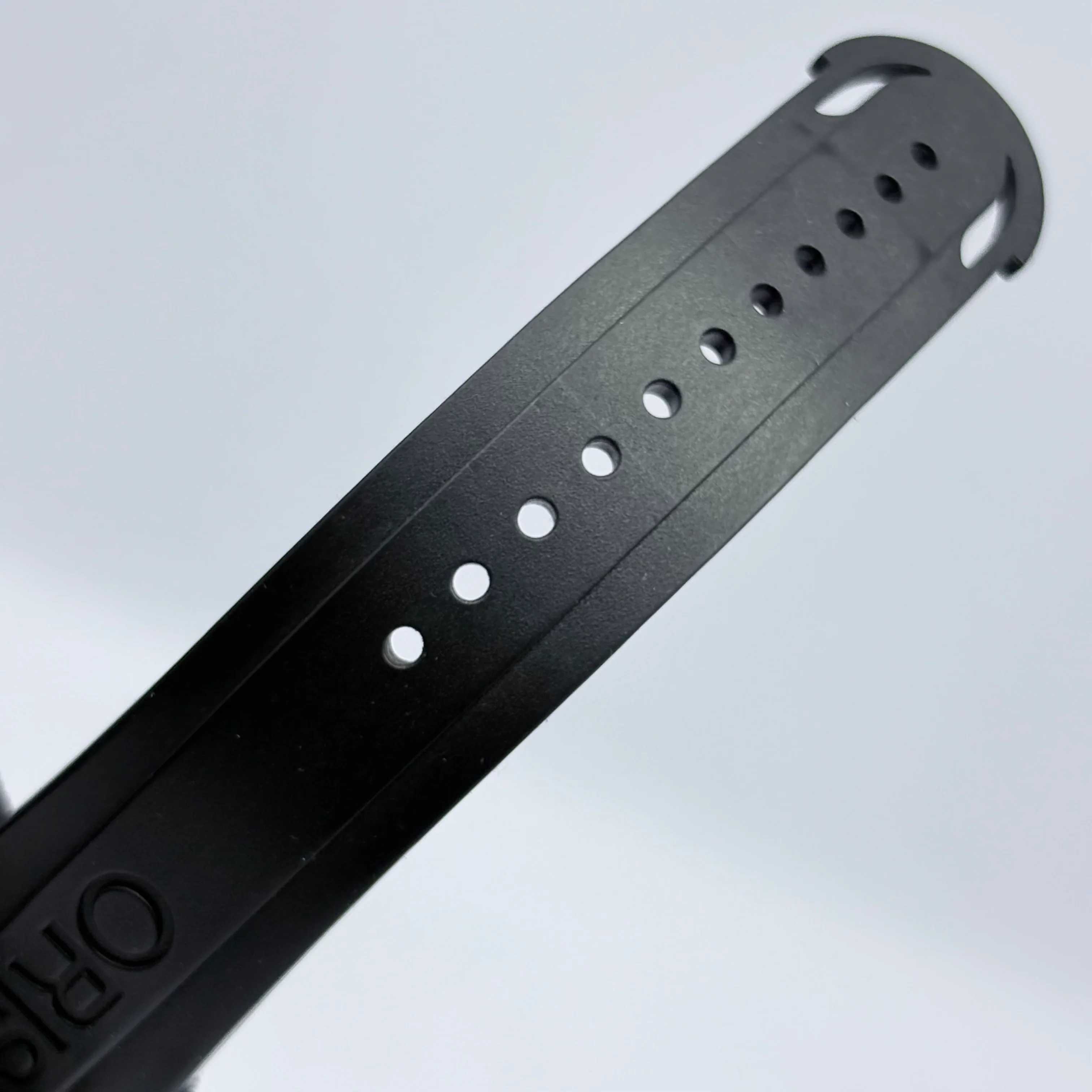 Reloj Oris Aquis Titan Small Second Date Automático - Image 10
