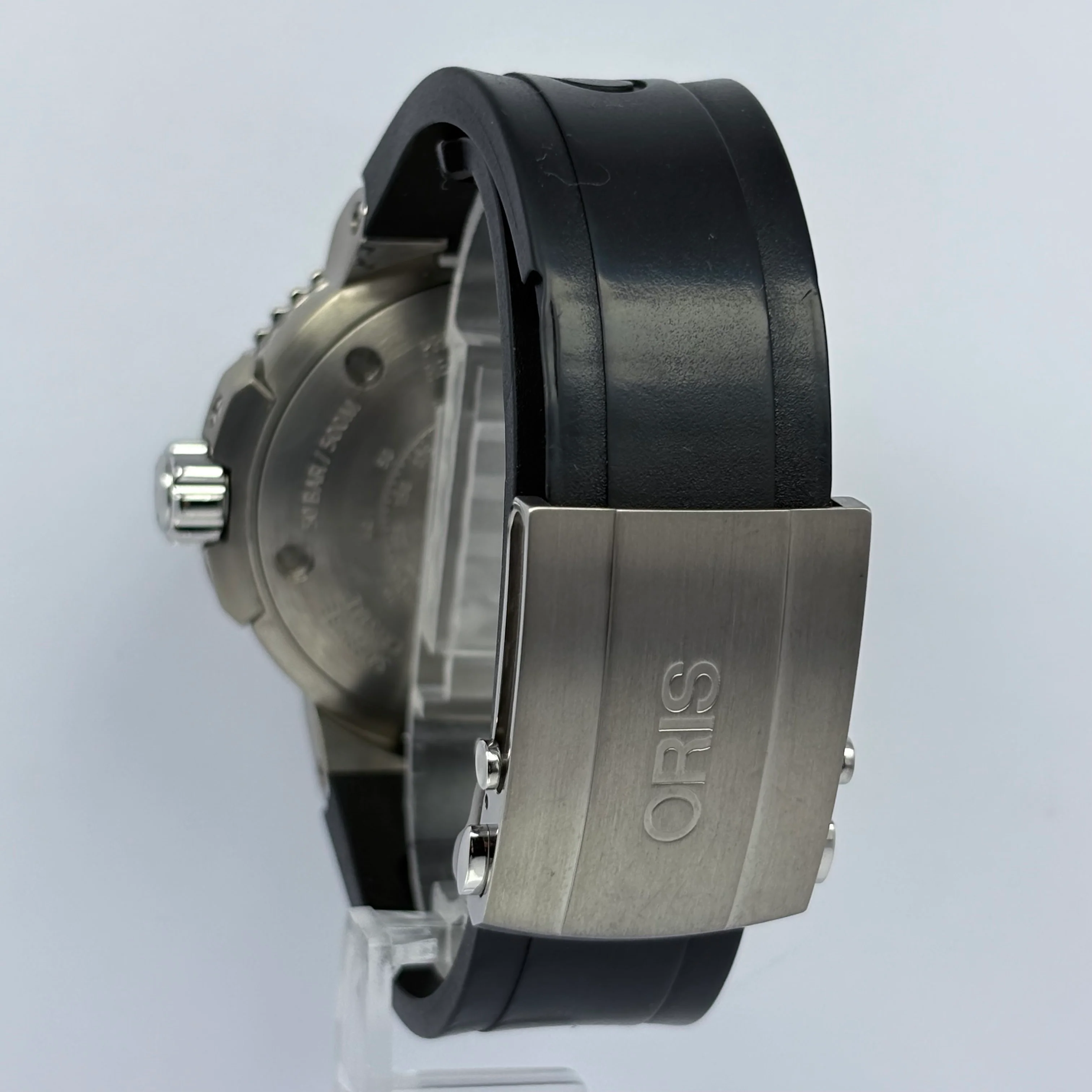 Reloj Oris Aquis Titan Small Second Date Automático - Image 6