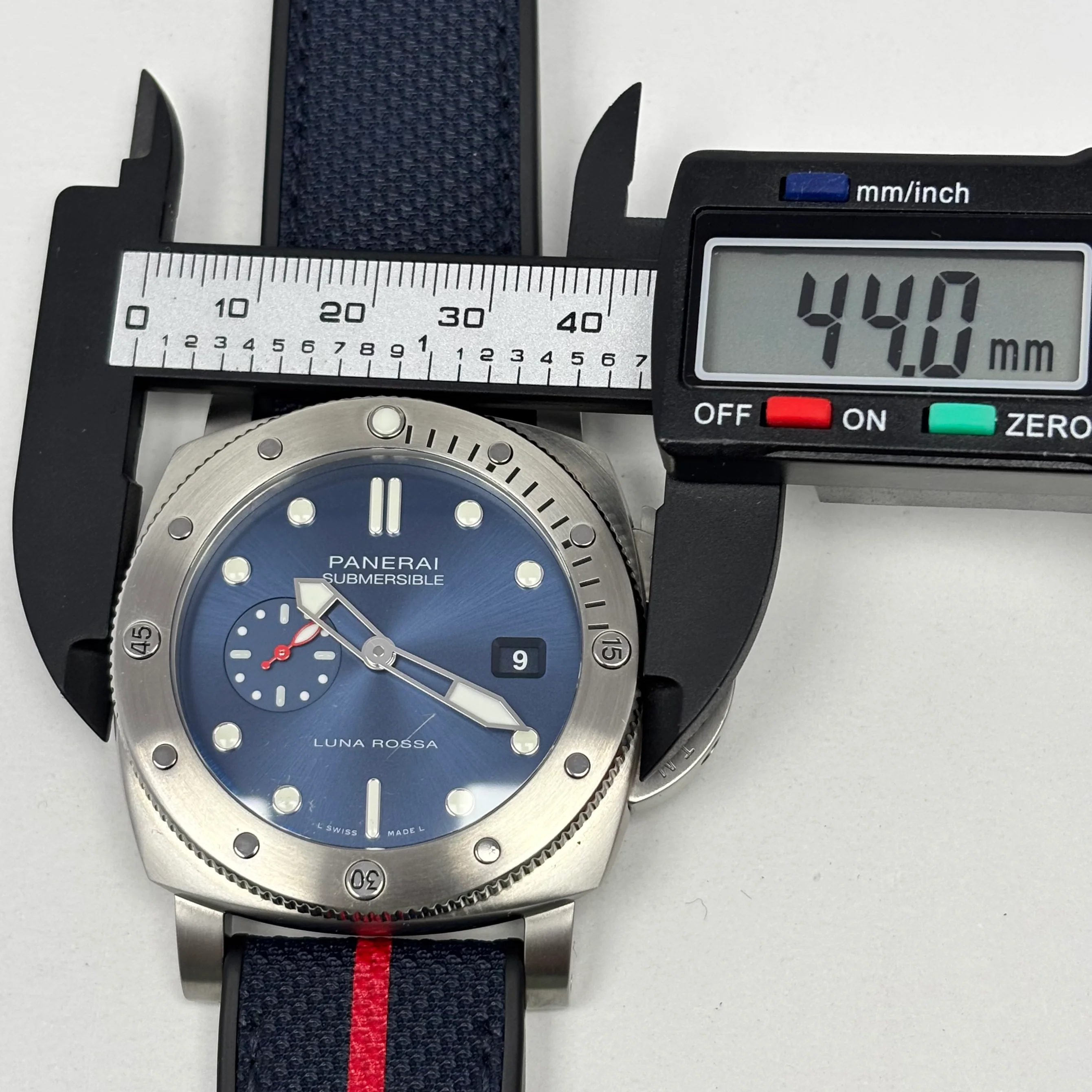Reloj Panerai Luminor Submersible “Luna Rossa” Automático - Image 9